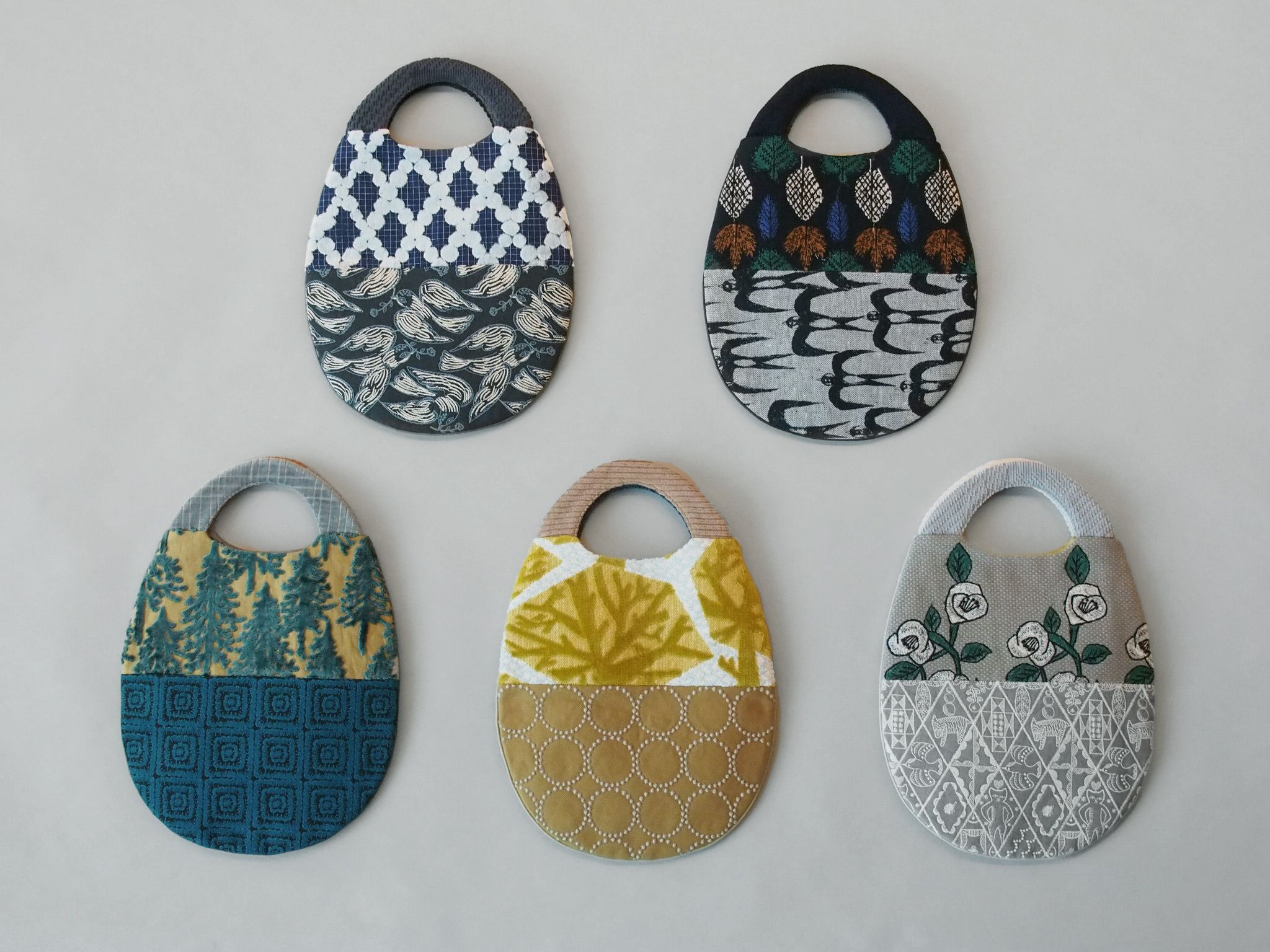 ミナペルホネンcelebrate 丸底ポシェット/バッグインポーチハンドメイド♪ ミナペルホネン garden patchwork ボディバッグ -small size