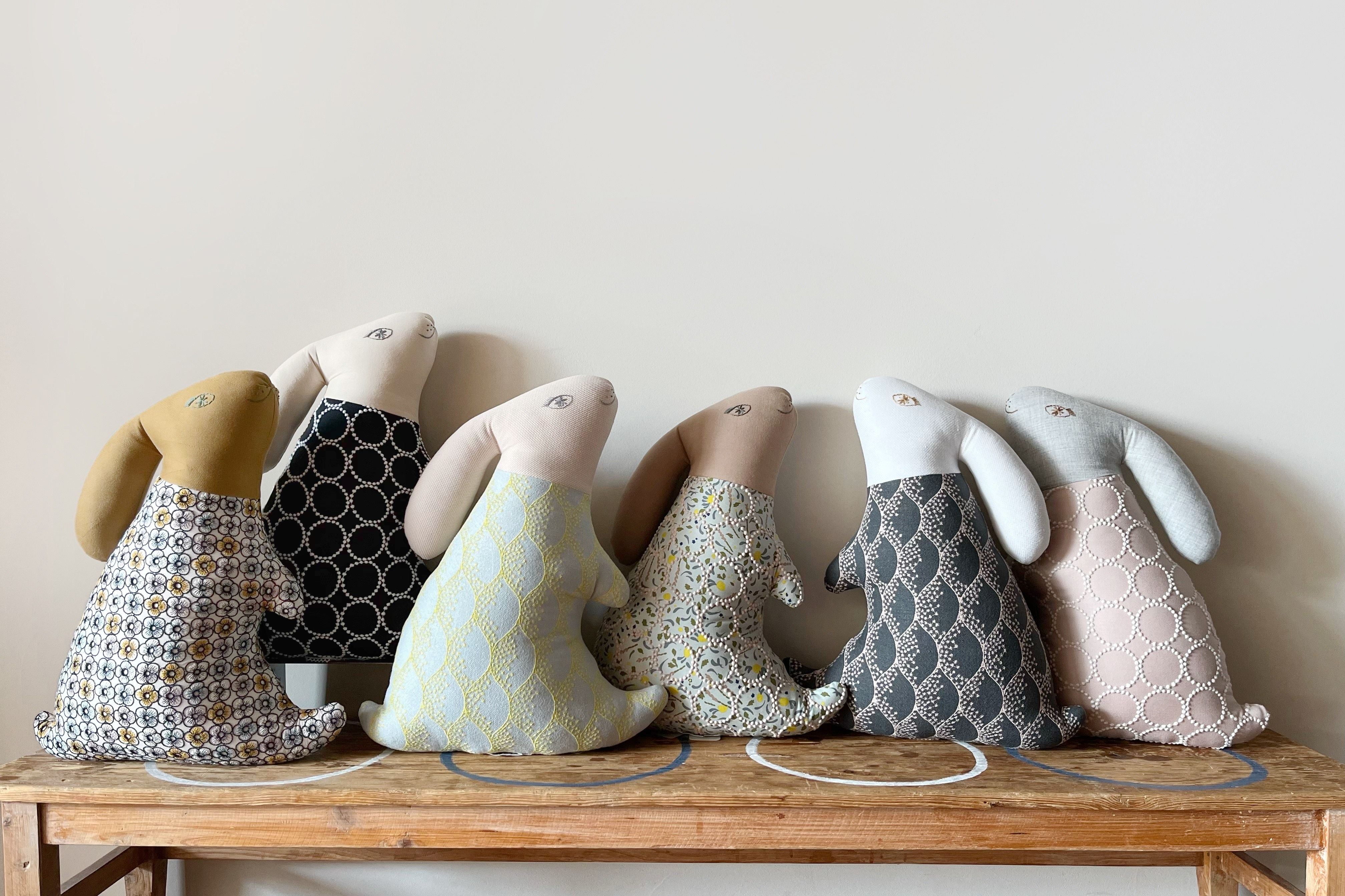 ミナペルホネン うさぎクッション 2021年7月発売 タンバリン イエロー