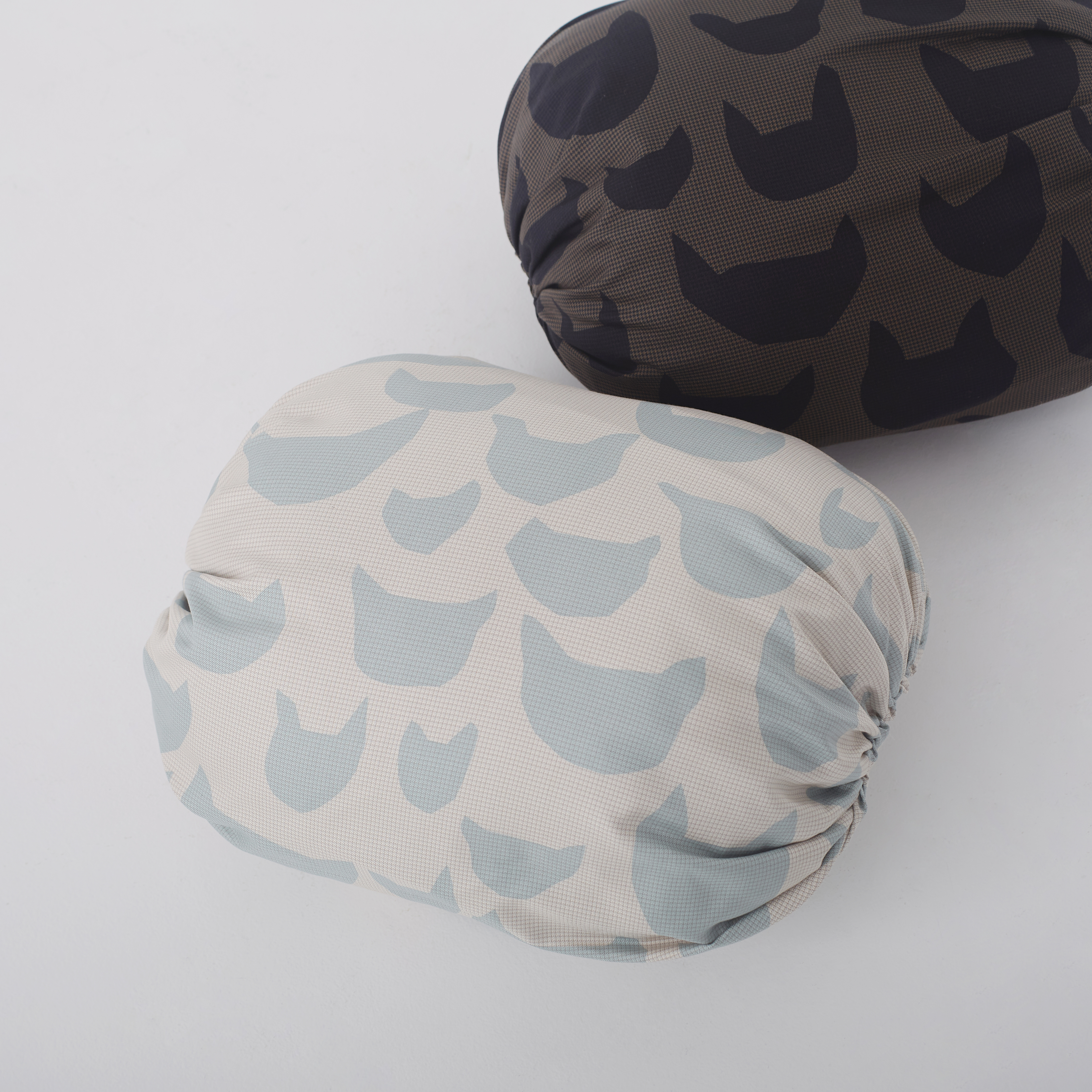 Cushions - minä perhonen