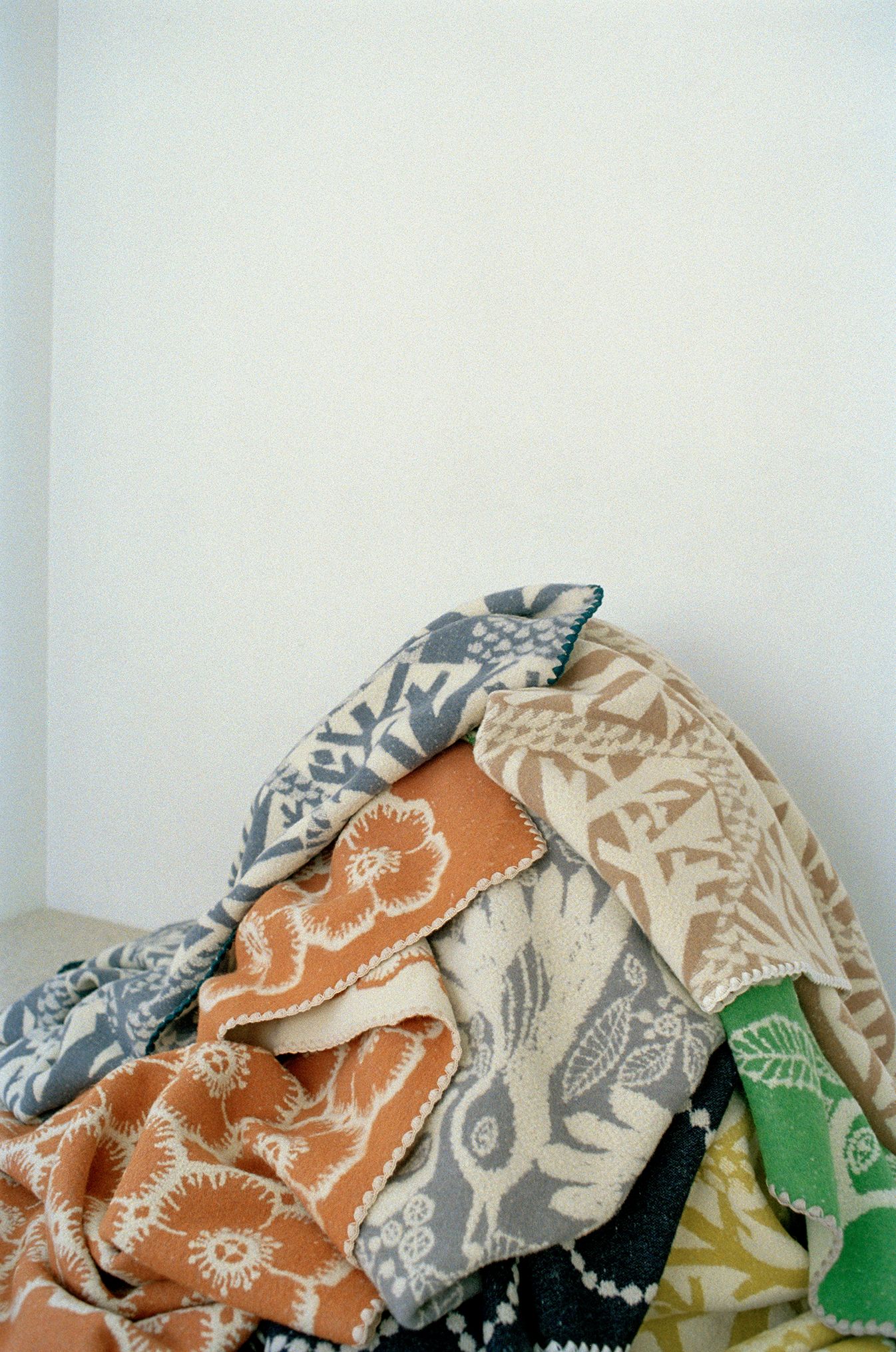 ミナポルホネン動物柄ハーフブランケット 2023-24→aw ブランケットのご予約会開催のお知らせ。 - minä