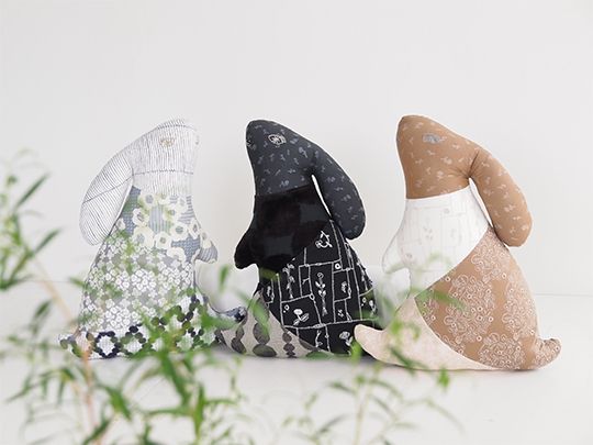 ミナペルホネン usagi cushion・どんなインテリアにも馴染む深緑色♪ patchwork usagi cushionとkousagi cushion発売のお知らせ。11月