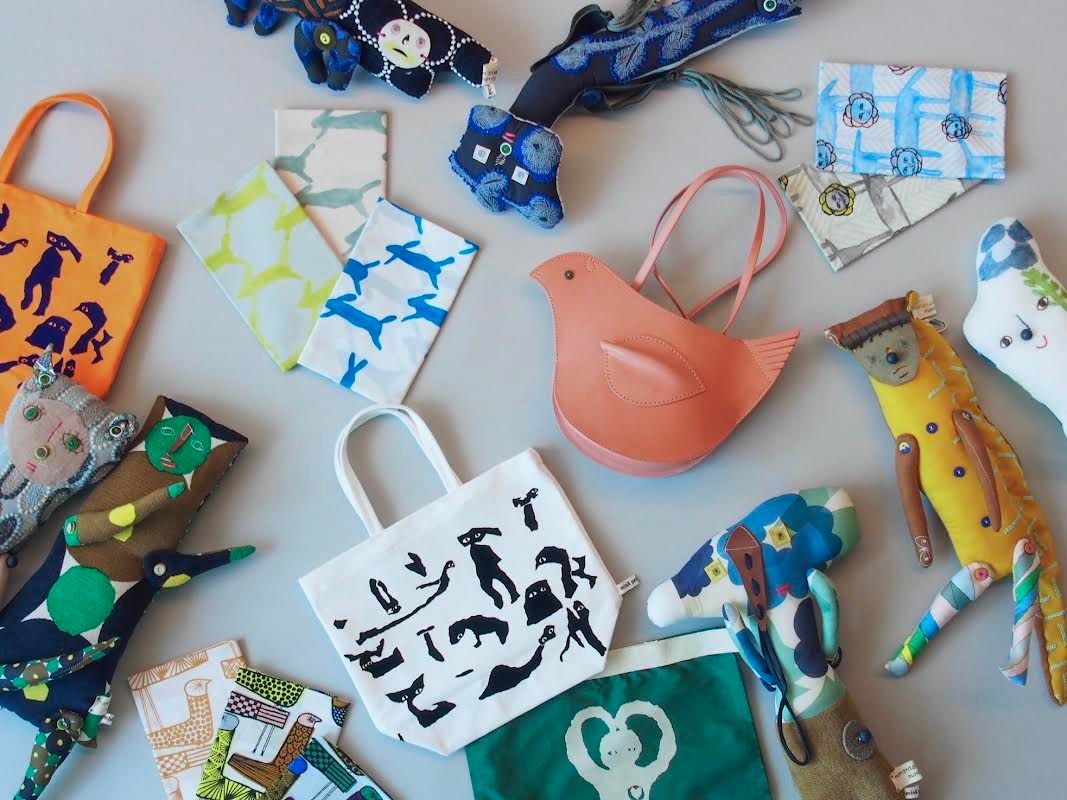 ハンドメイド　サコッシュ(丸底中)ミナペルホネン　タンバリン　ピンク+アップリケ ハンドメイドサコッシュ(丸底中)ミナペルホネンタンバリンピンク