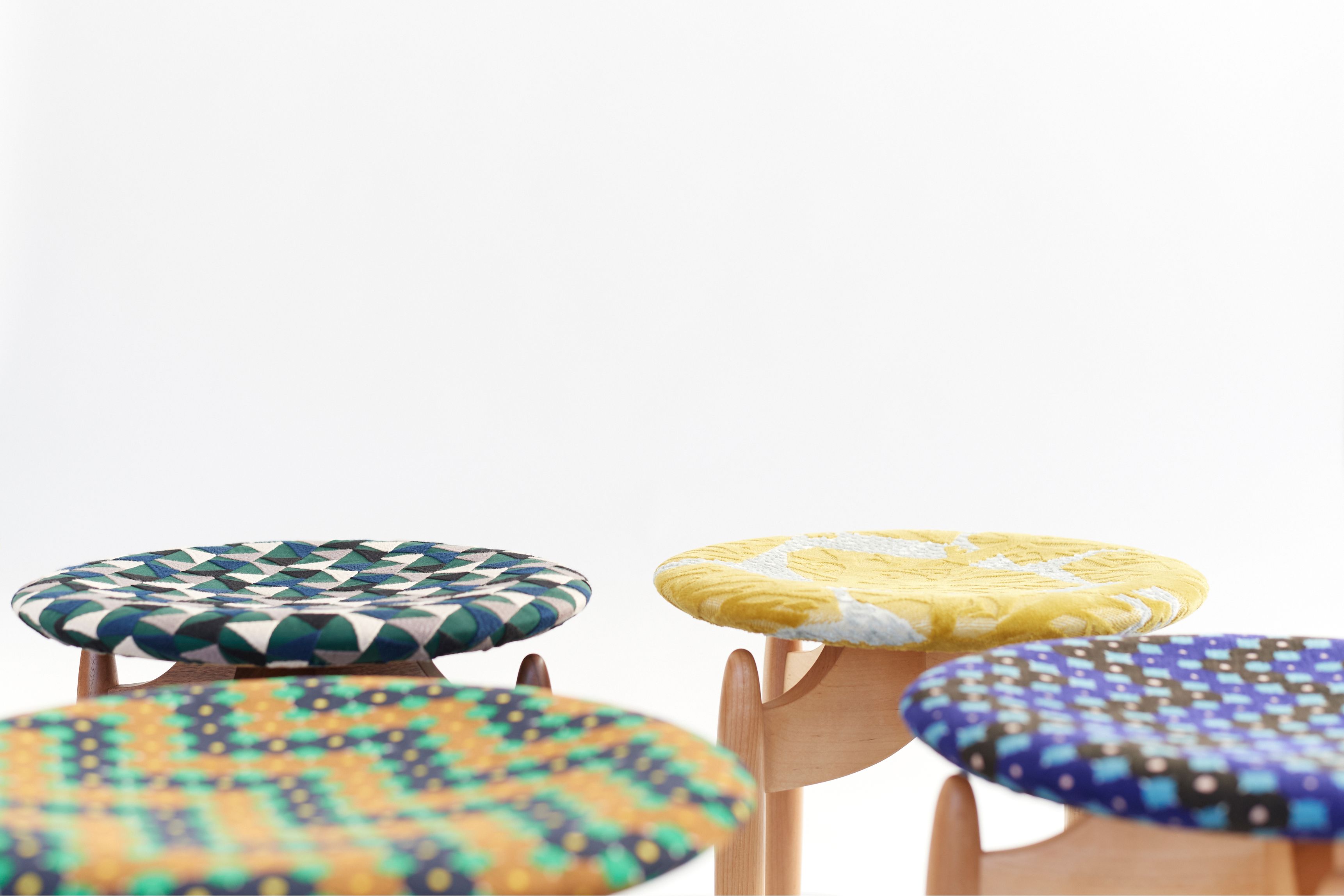 Cherry blossomさん専用 ミナペルホネン ハンドメイド スツール Cherry blossomさん専用 ミナペルホネン ハンドメイド スツール