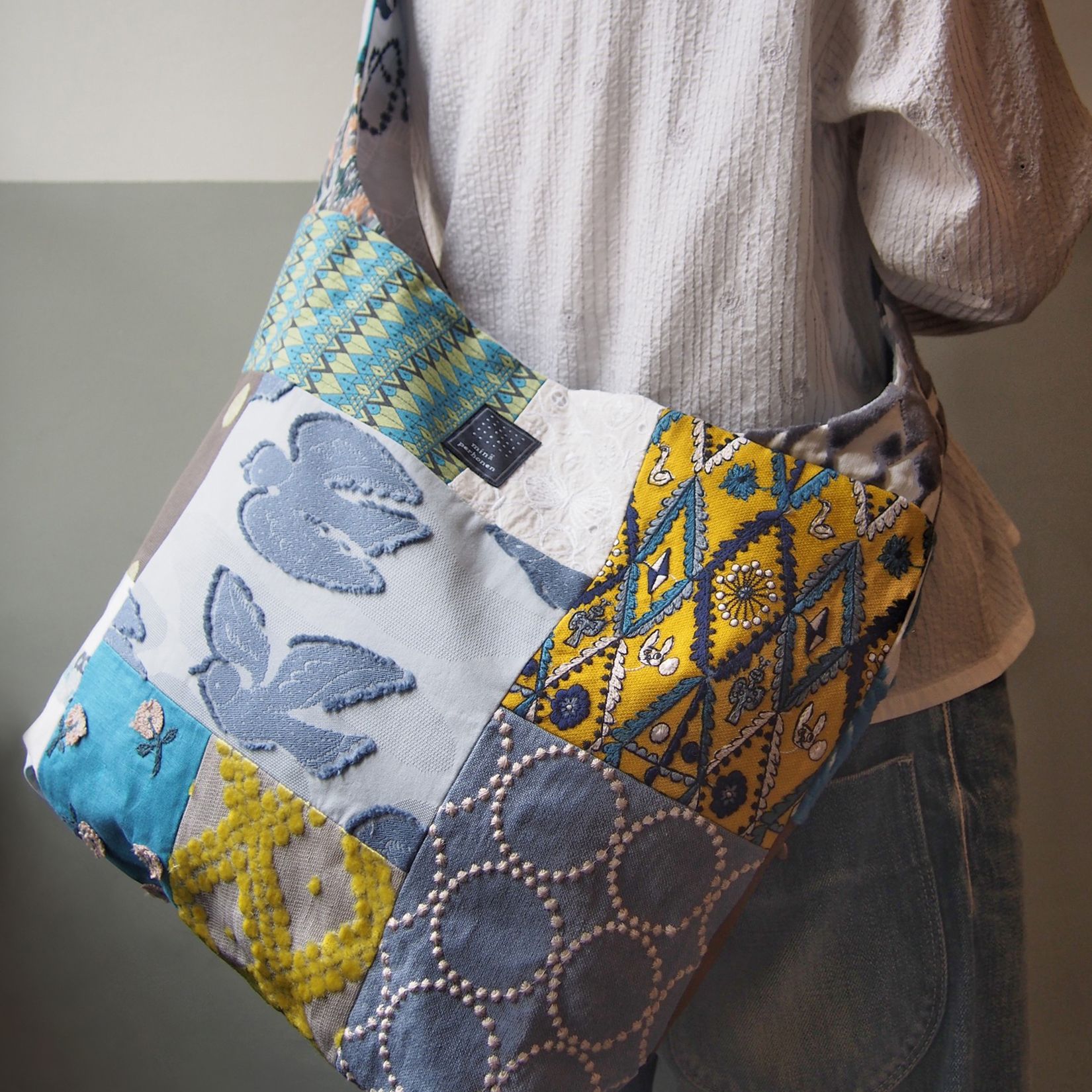 ミナペルホネン　hütte 小屋　ピンバッジ　セット light berry cuddle purse - minä perhonen