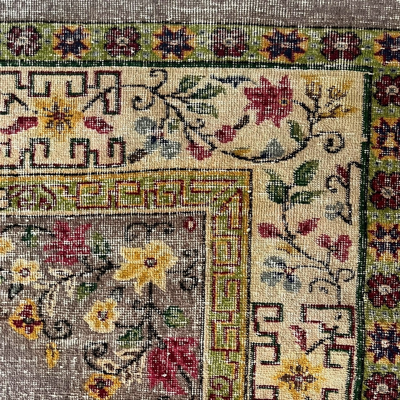 Vintage Turkish Rug - minä perhonen
