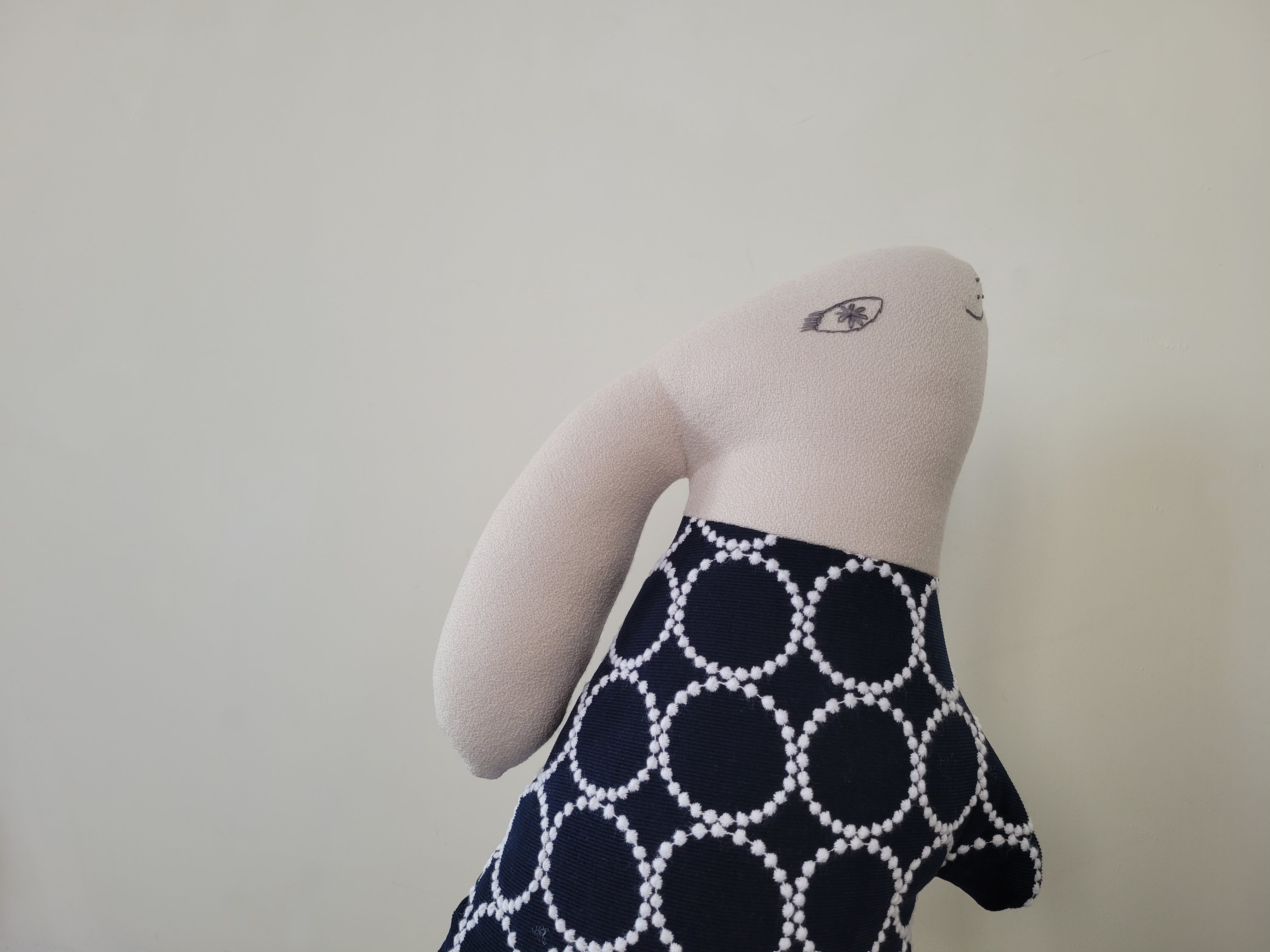 ミナペルホネン うさぎクッション　rosy Amazon.co.jp: mina perhonen ウサギクッション rosy ネイビー