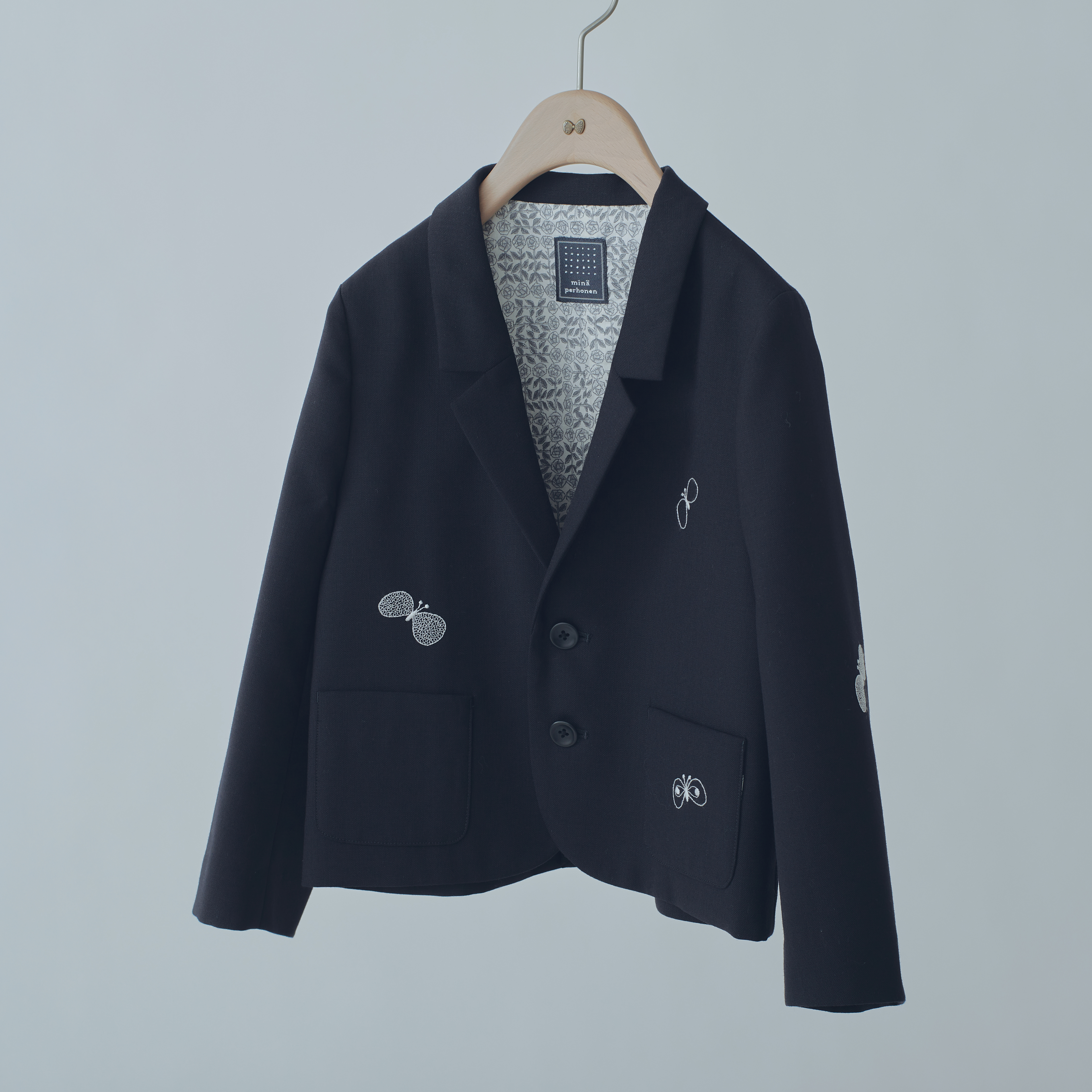 Coats & Jackets - minä perhonen