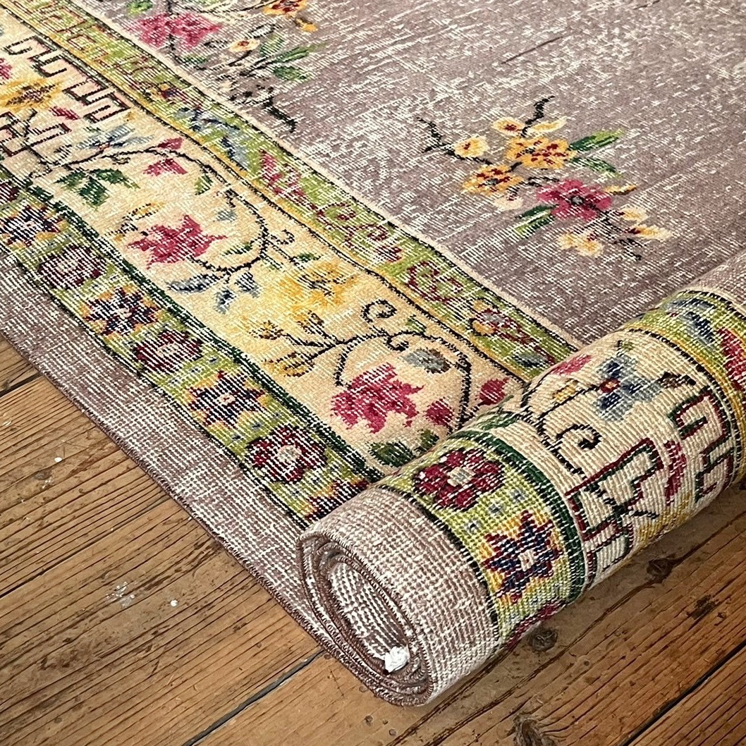 Vintage Turkish Rug - minä perhonen