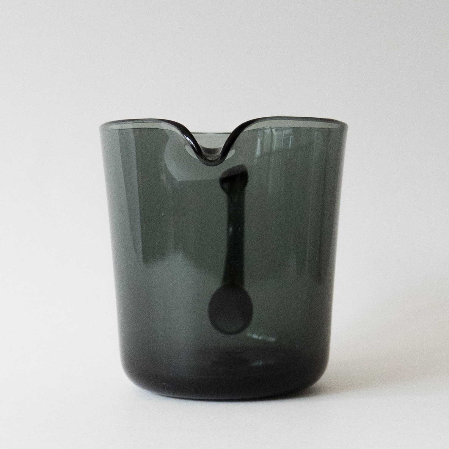 5601 Pitcher - minä perhonen