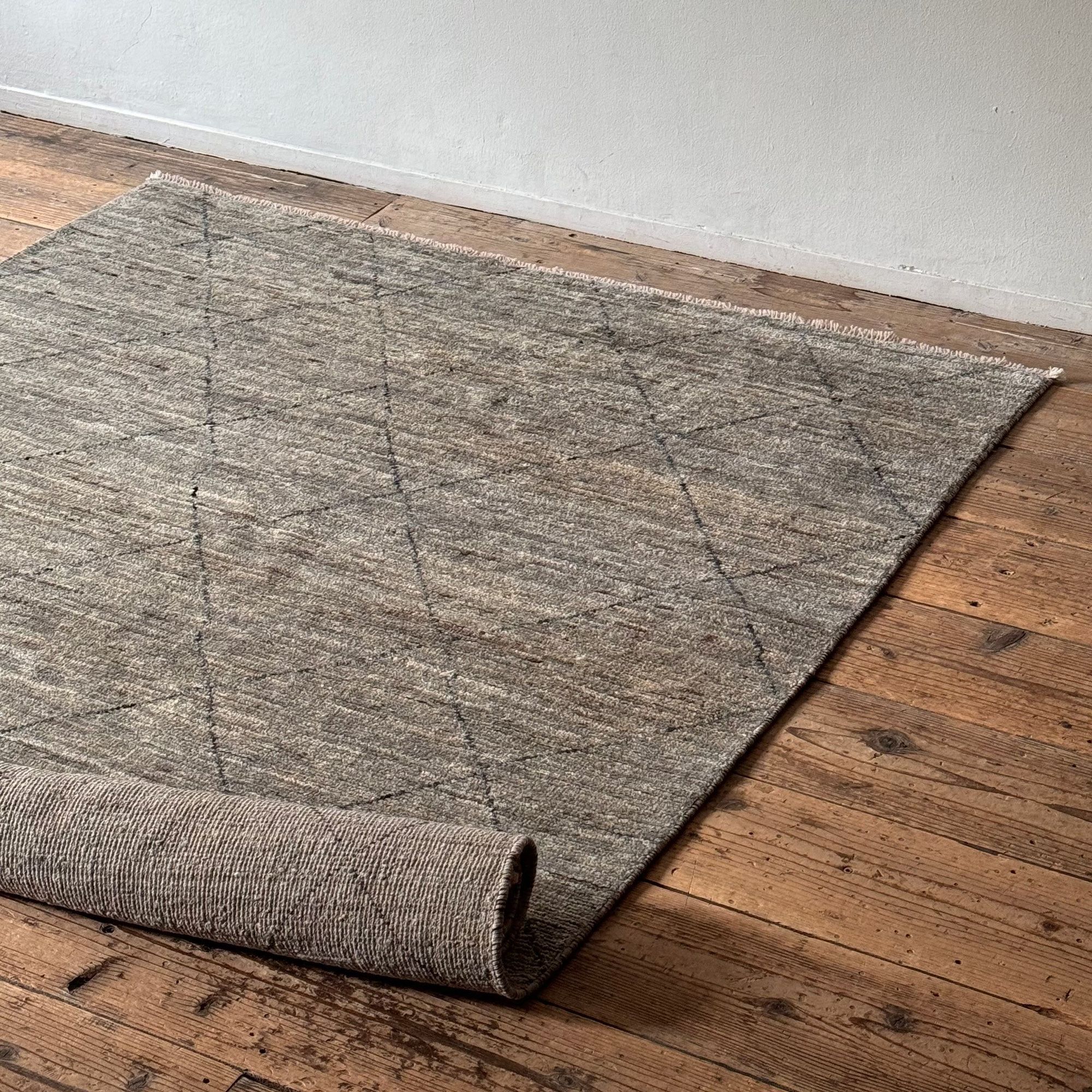 Berber Rug gray - minä perhonen