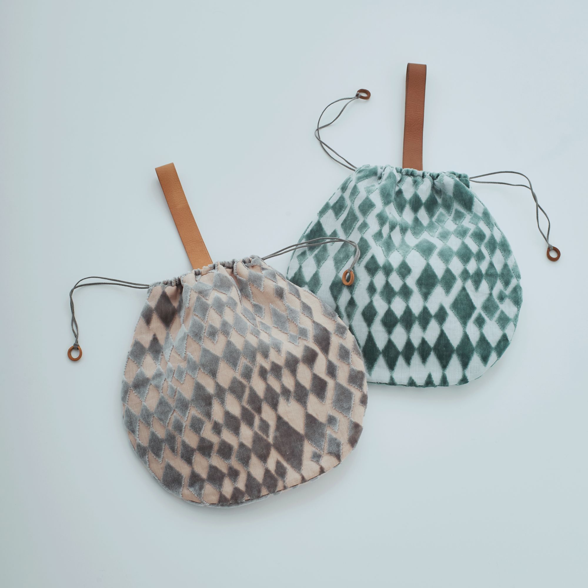 brillant pear bag - minä perhonen