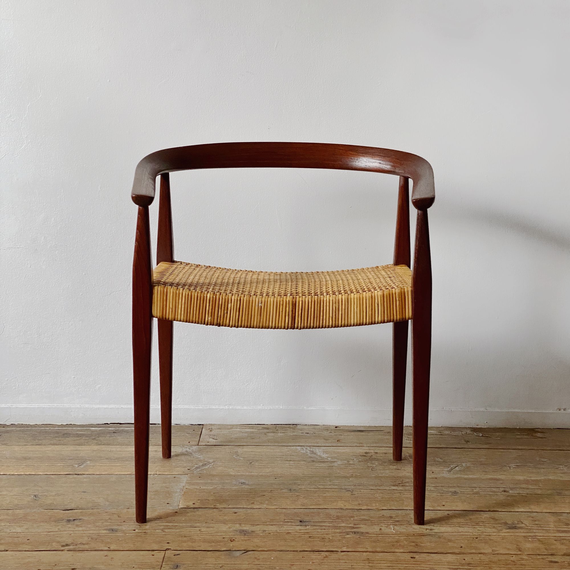 Model 113 Armchair - minä perhonen