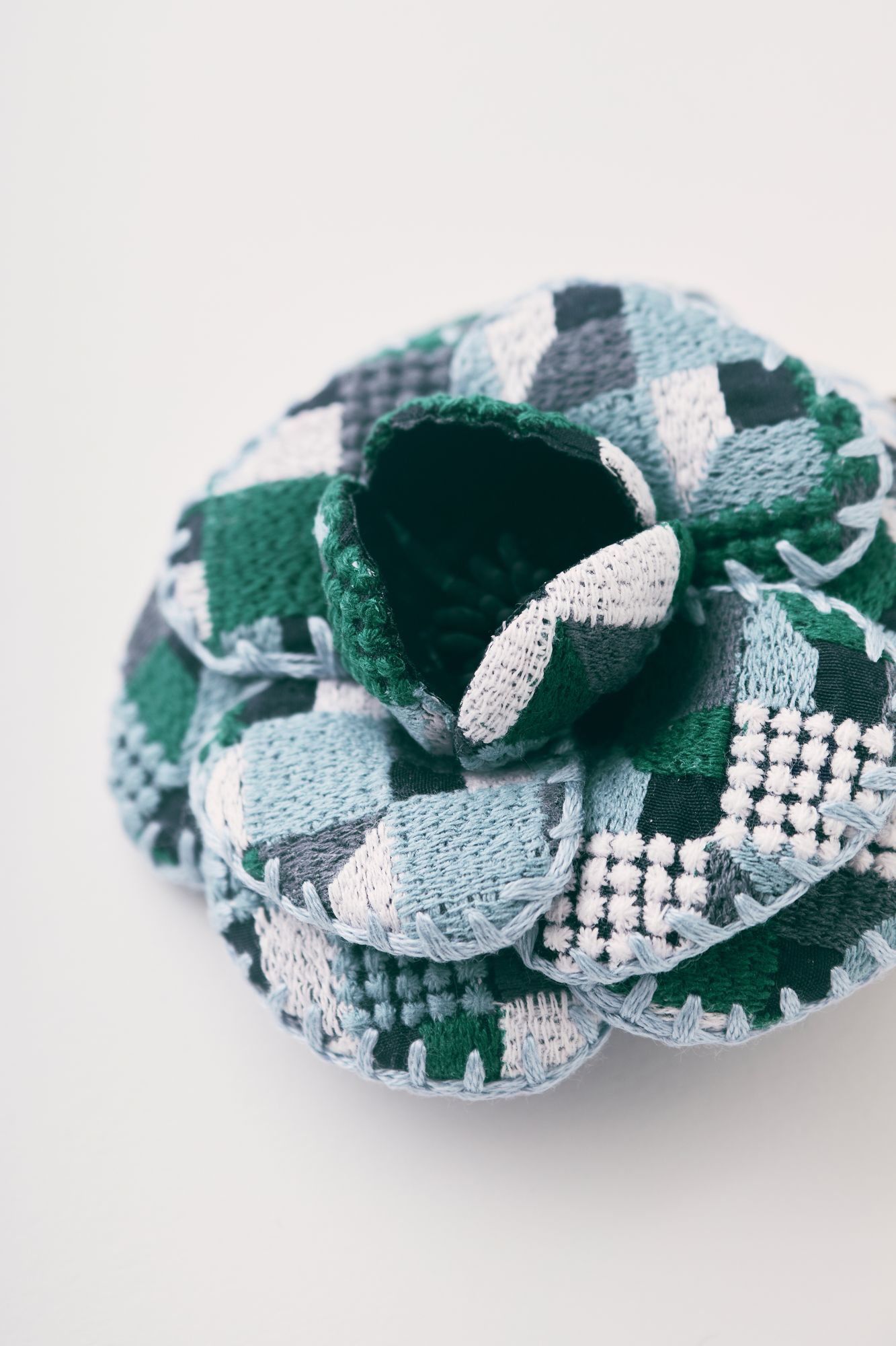 kuutio コサージュ - minä perhonen