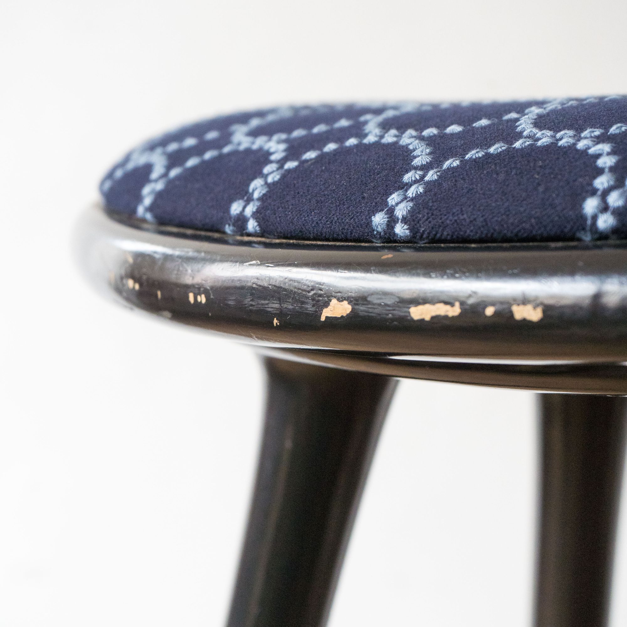 ミナペルホネン“タンバリン／本革で設えたスツール②” ミナペルホネン“タンバリン／本革で設えたスツール②” - メルカリ