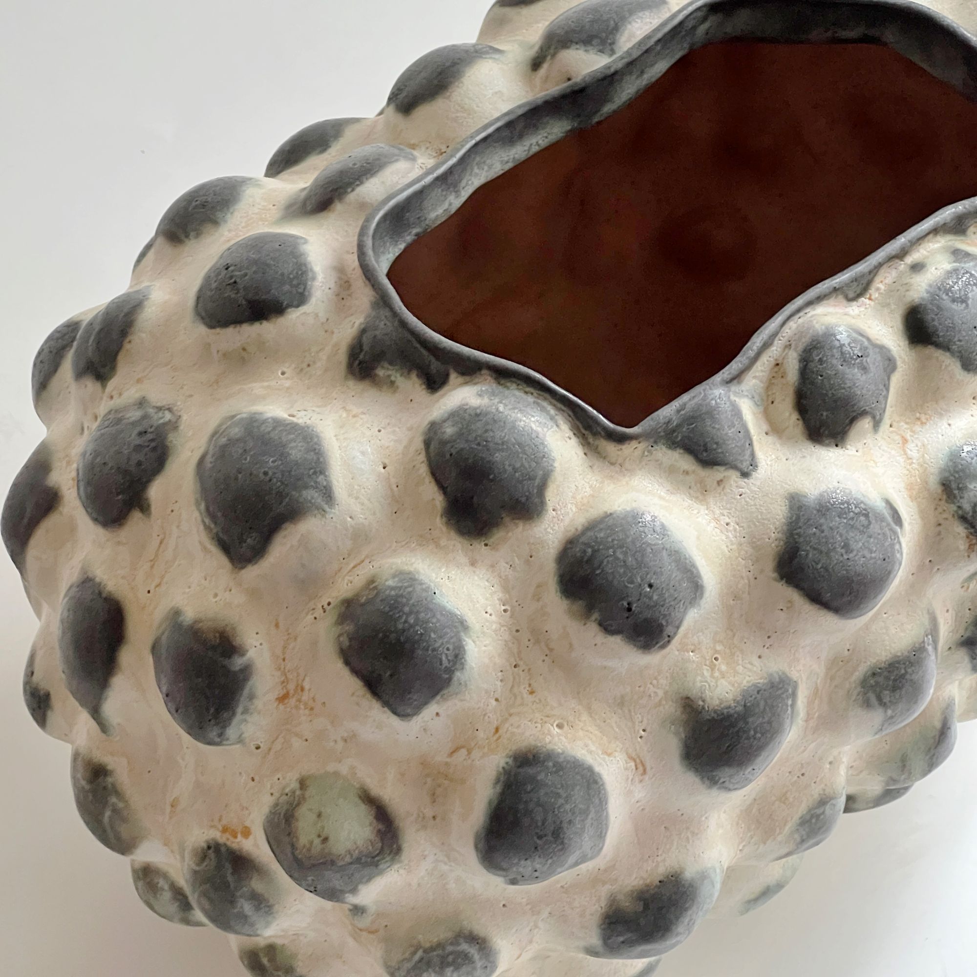 Sculptural Vase Christina Muff - minä perhonen