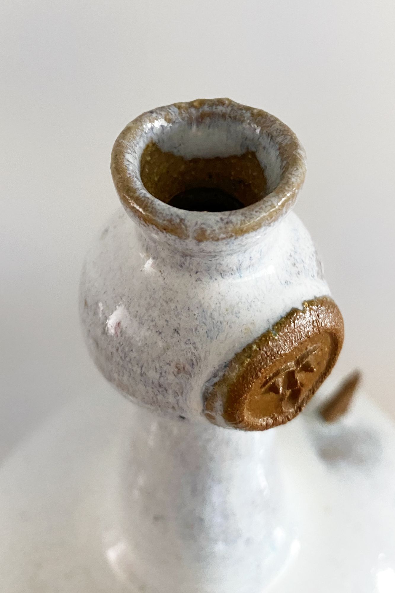 Ceramic Vase / Object Finn Lynggaard - minä perhonen