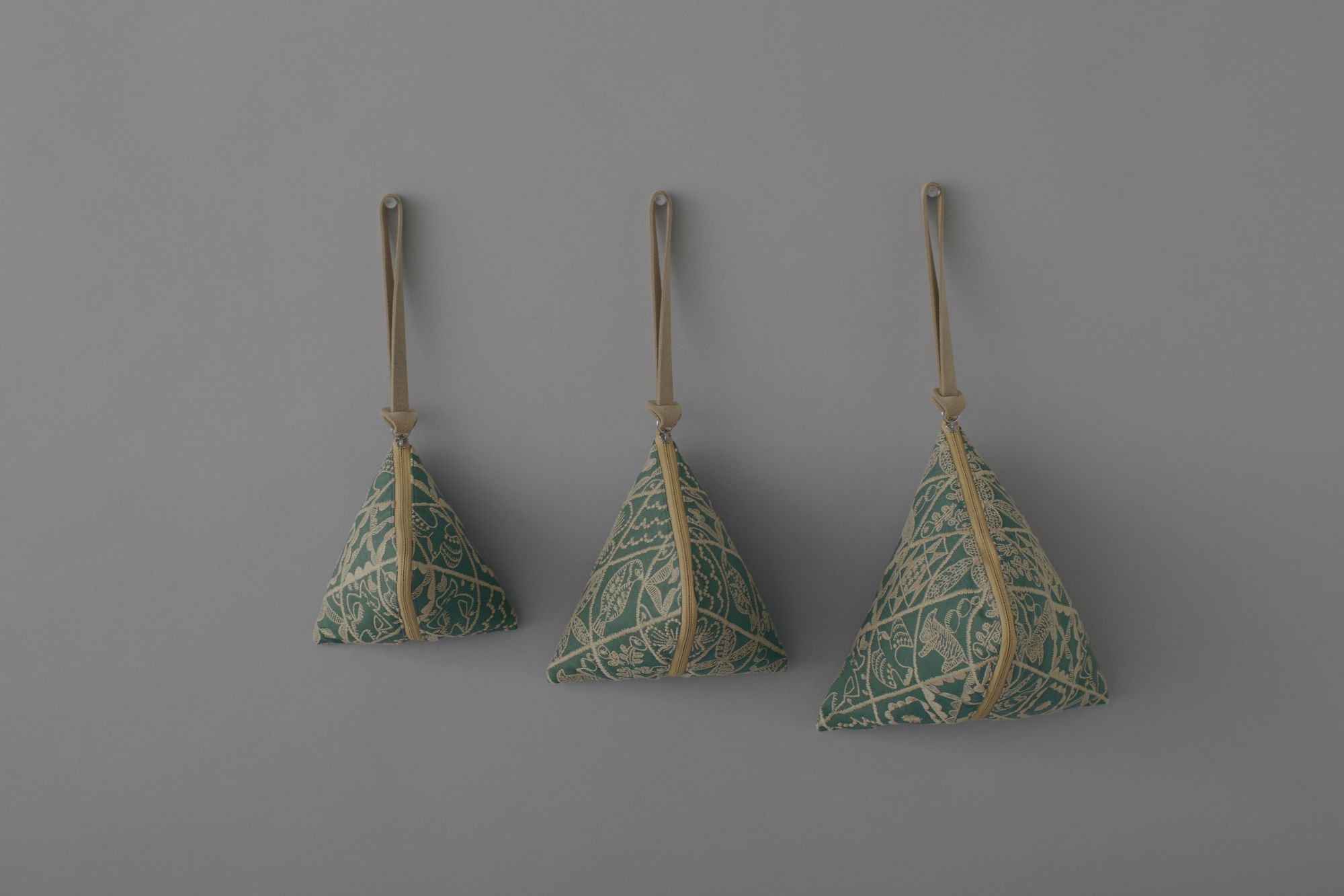 ミナペルホネン　tetra pouch symphony symphony tetra pouch - minä perhonen