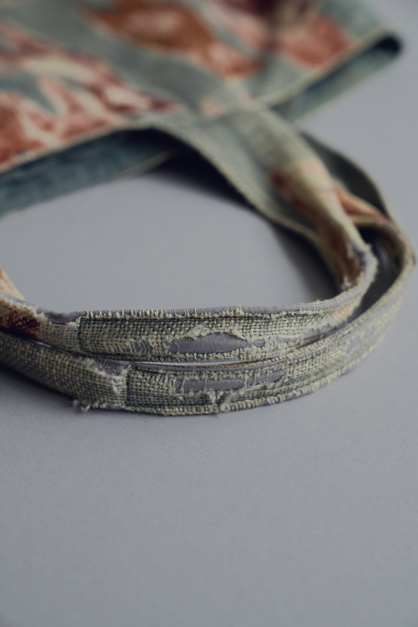 alive” panini bag - minä perhonen