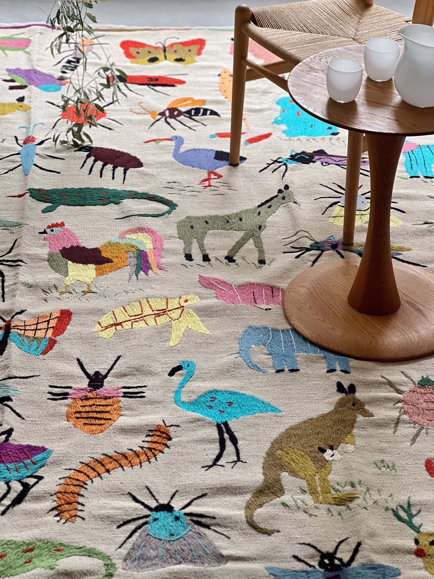 Suzani Rug Bugs and animals - minä perhonen