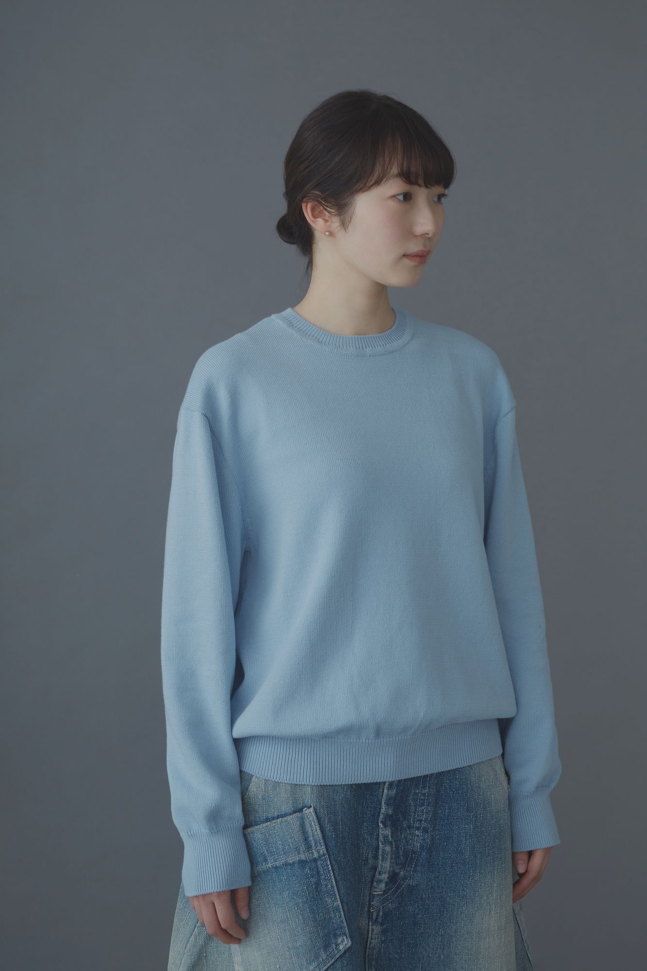 d*3様 深まる秋の散策にブルーグレーのリュックで/ミナペルホネン