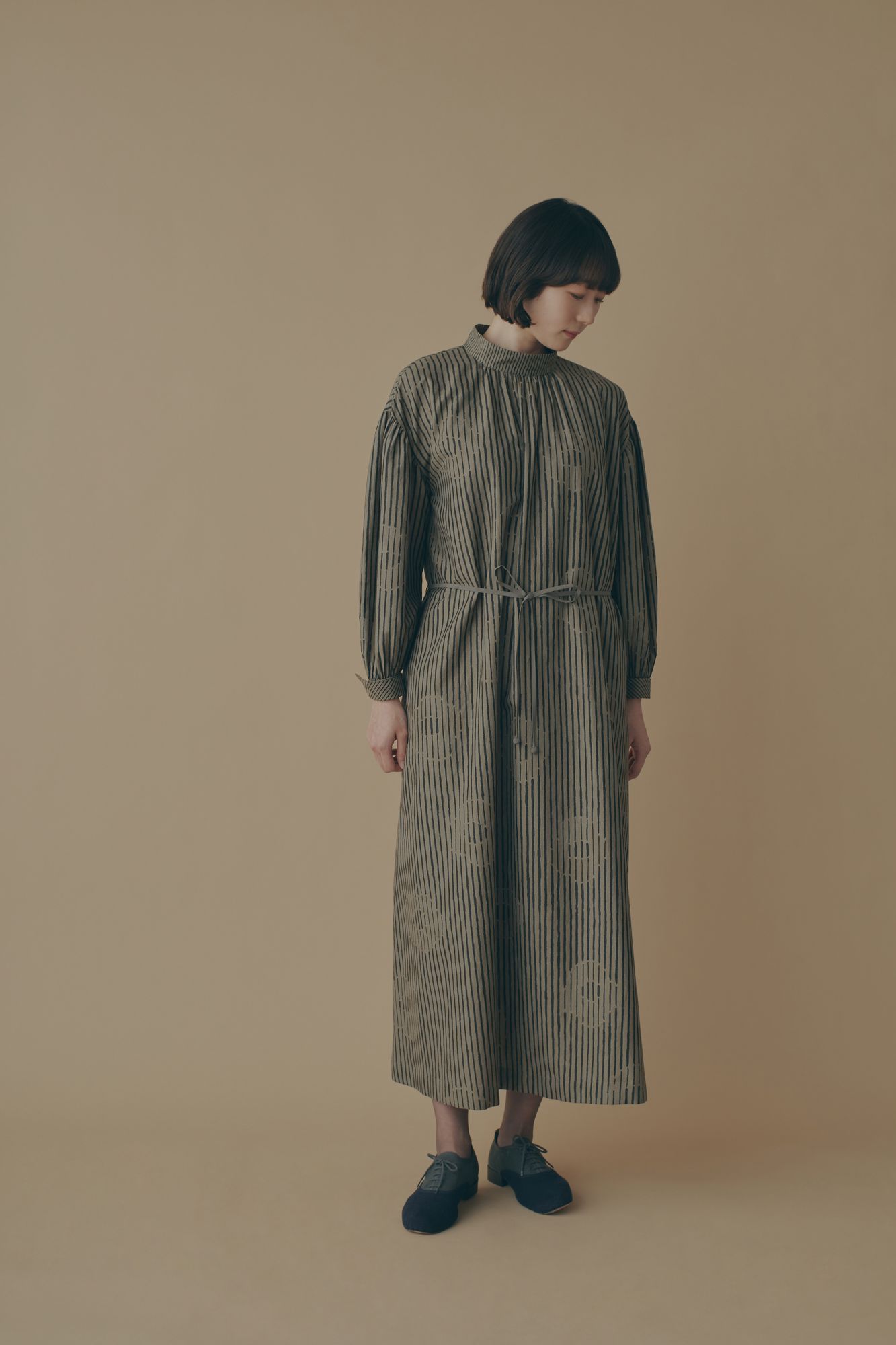 misty flower スタンドカラーギャザードレス - minä perhonen