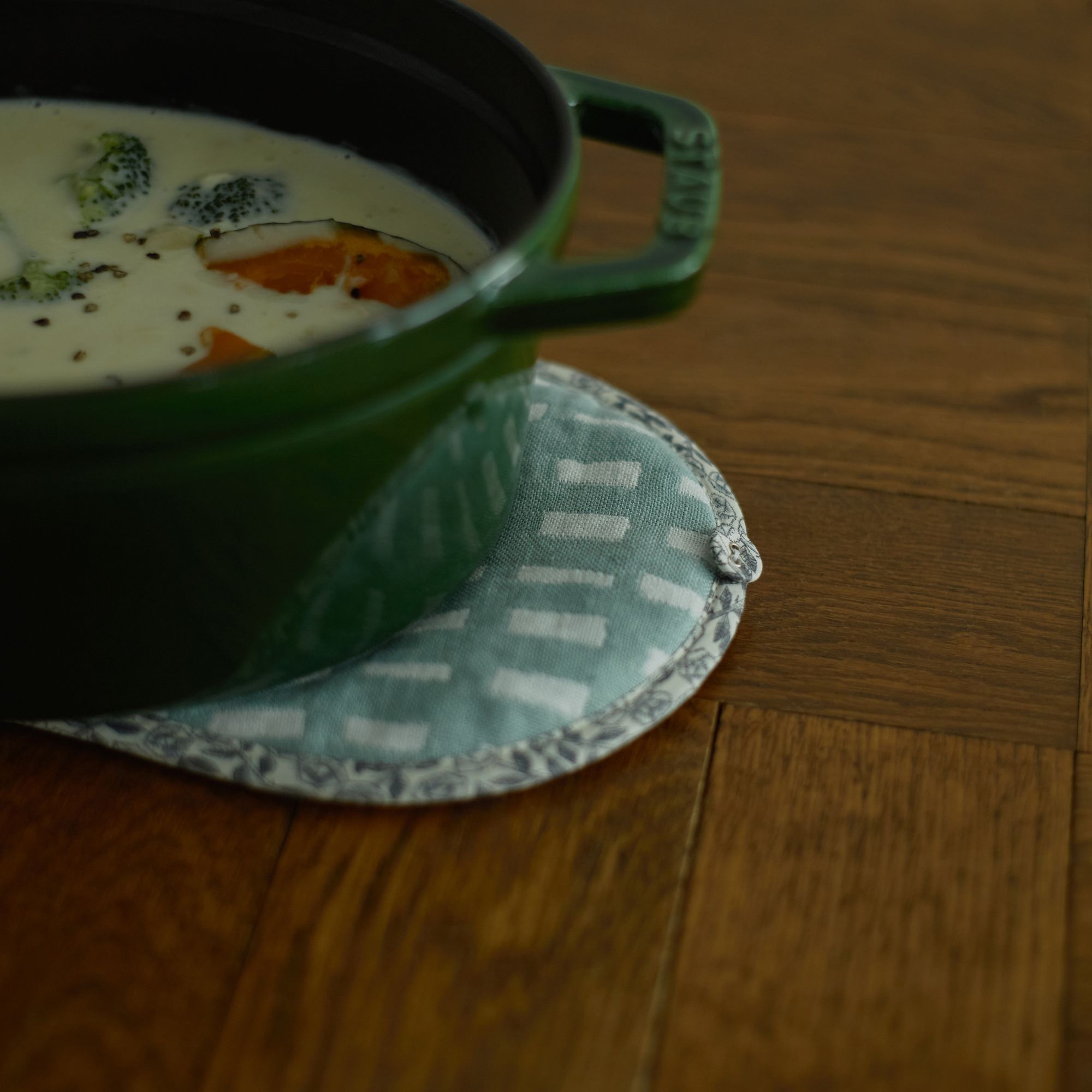 mina perhonen choucho エプロン・鍋つかみ・鍋敷き mina perhonen choucho エプロン・鍋つかみ・鍋敷き mina perhonen