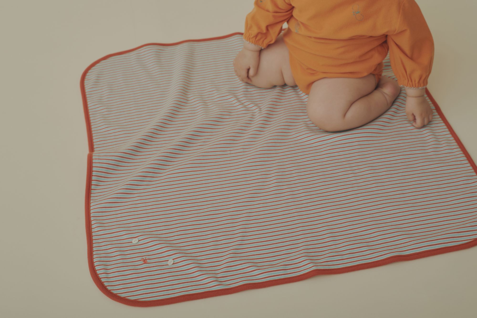 horisontti おくるみ - minä perhonen