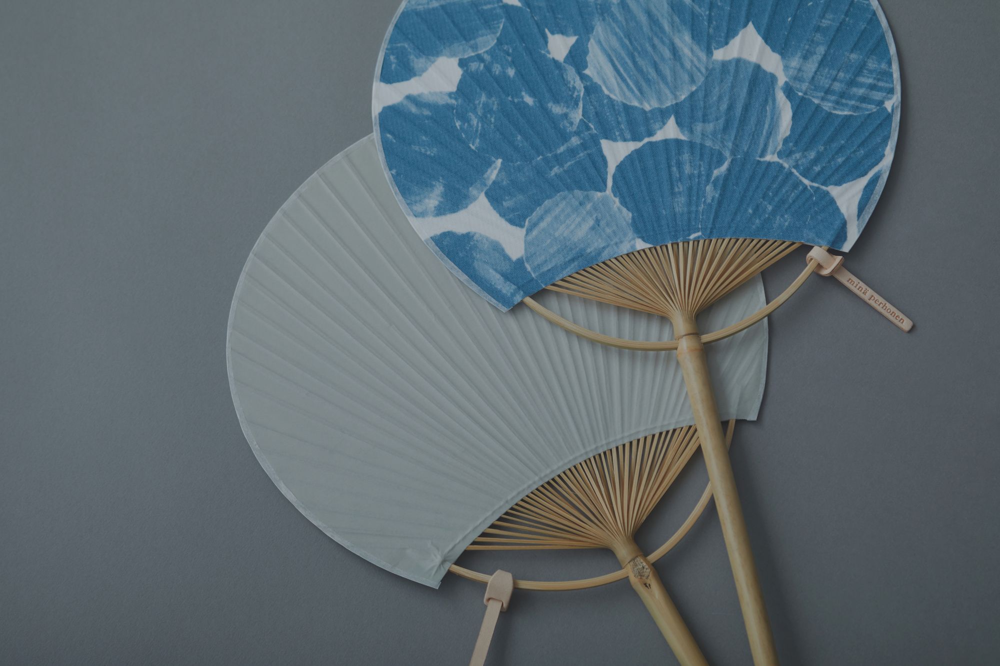 オレンジのとんがりフードが素敵な　ミナペルホネン　Steam　ポンチョ　コート mina perhonen 葉っぱ刺繍コート❕｜OLD LIFE STOCK｜ショップ