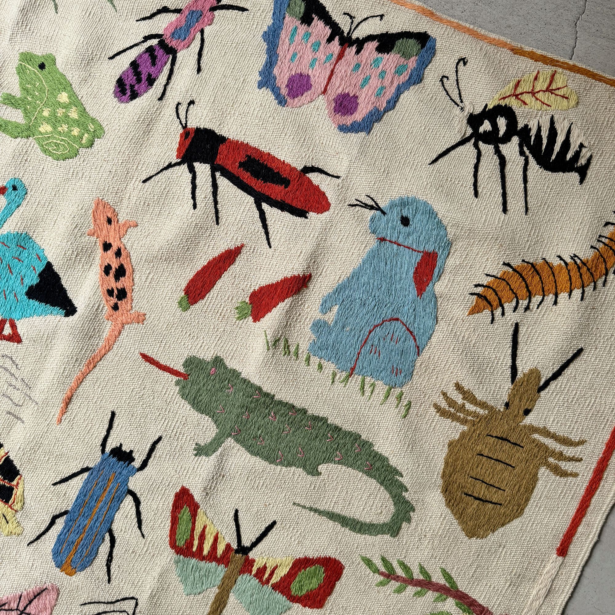 Suzani Rug Bugs and animals - minä perhonen