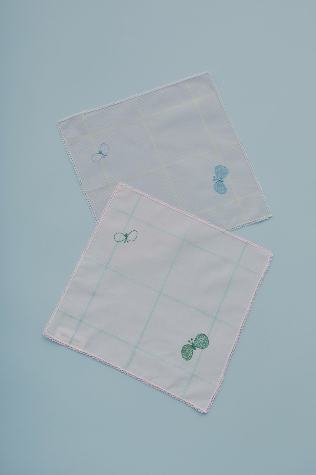 ミナペルホネン choucho ブローチとハンカチ2枚 ミナペルホネン choucho ブローチとハンカチ2枚 ミナペルホネン