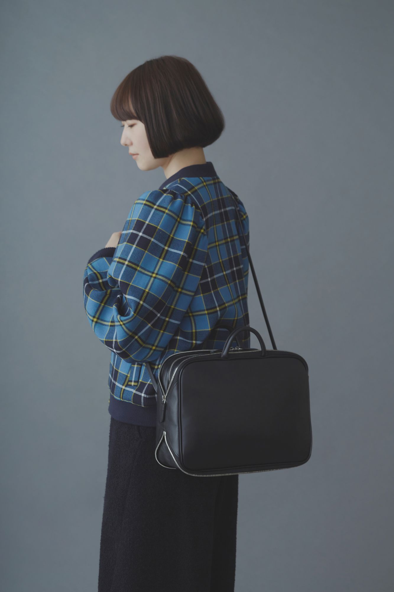 ミナペルホネン　siemen bag ショルダーバッグ　ブラック　レザー　本革 ミナペルホネン siemen bag ショルダーバッグ ブラック レザー 本革