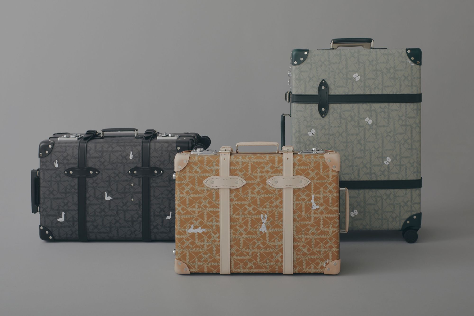 GLOBE TROTTER + paint medium check in - minä perhonen