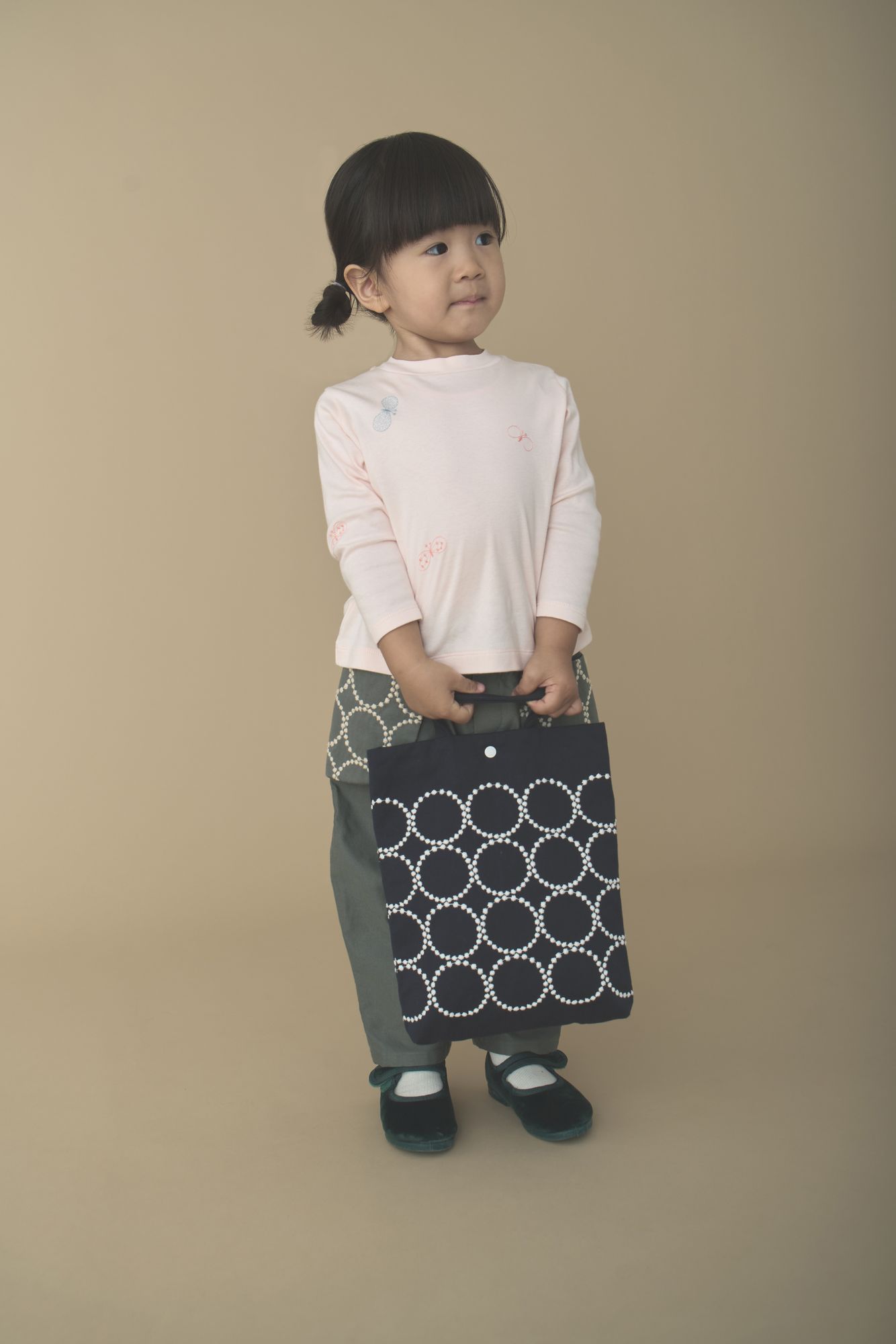 tambourine kanssa toté - minä perhonen