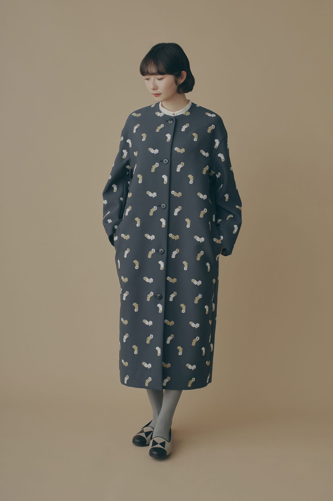 petal feather ノーカラーコート - minä perhonen