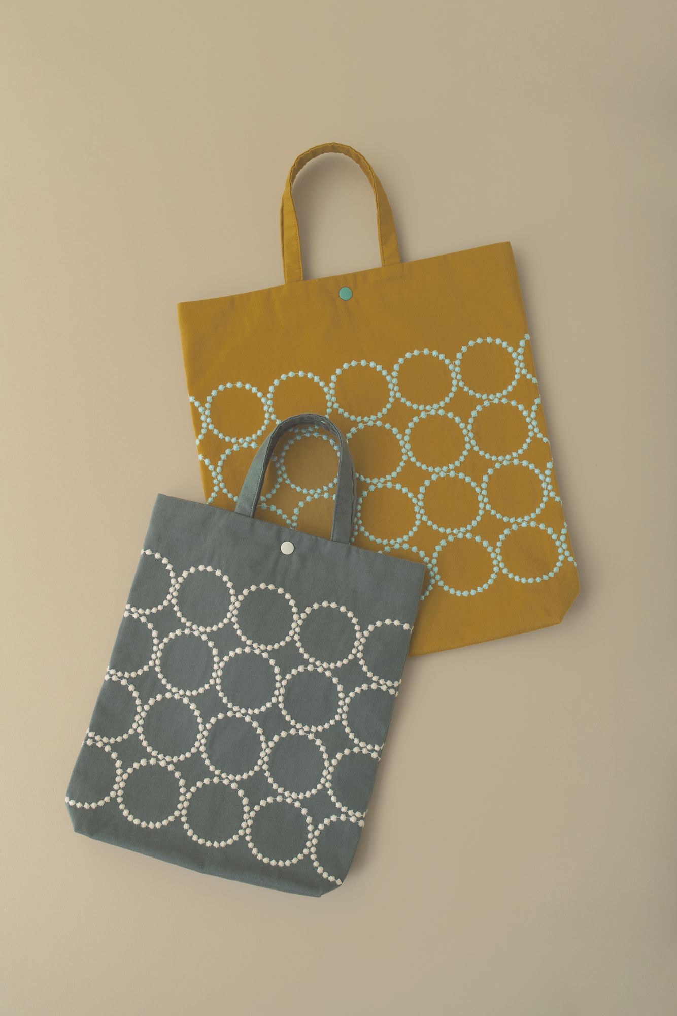 tambourine kanssa toté - minä perhonen