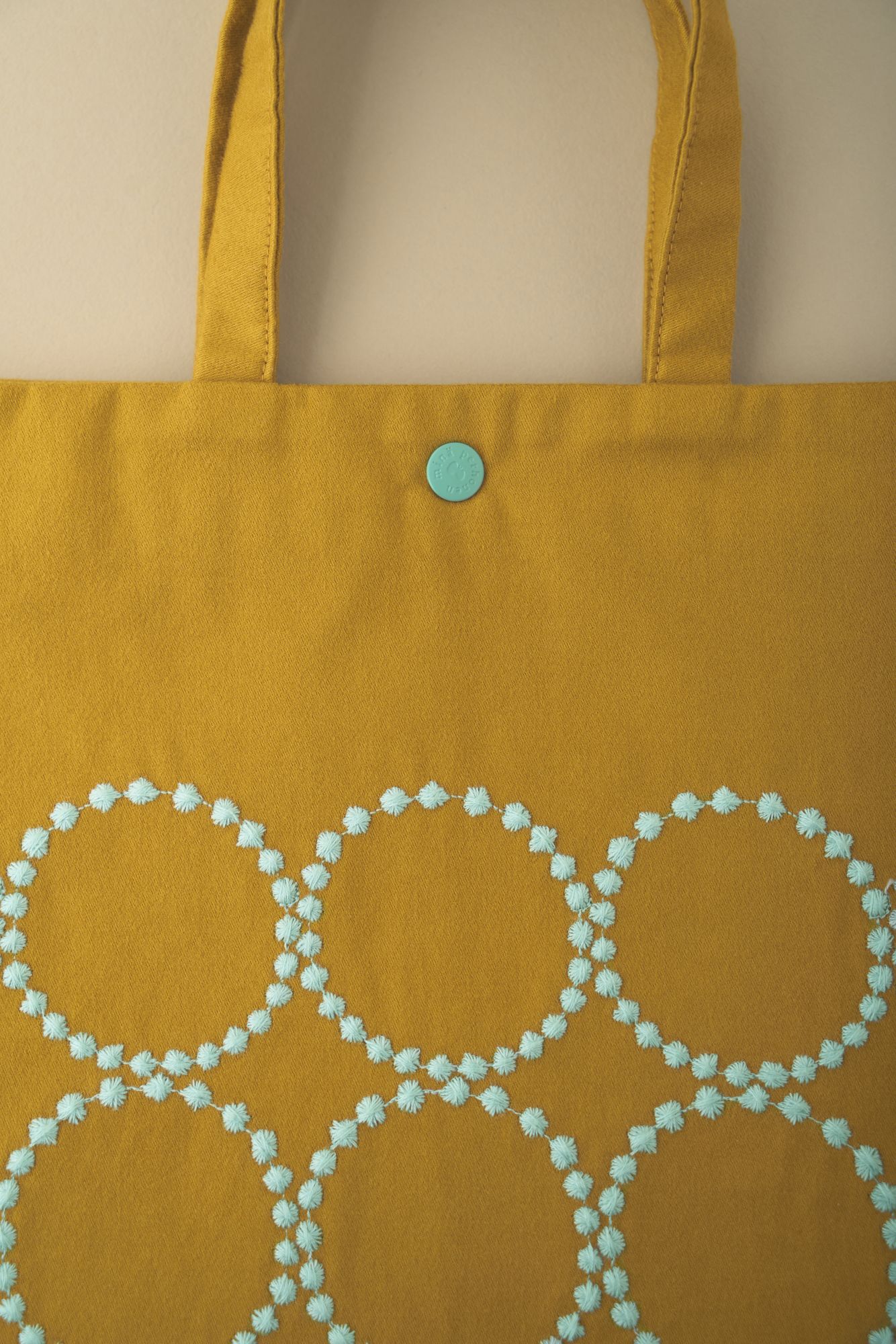 tambourine kanssa toté - minä perhonen