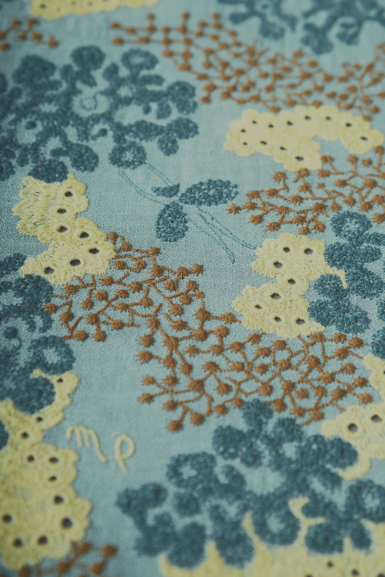 happy camouflage ファブリック - minä perhonen