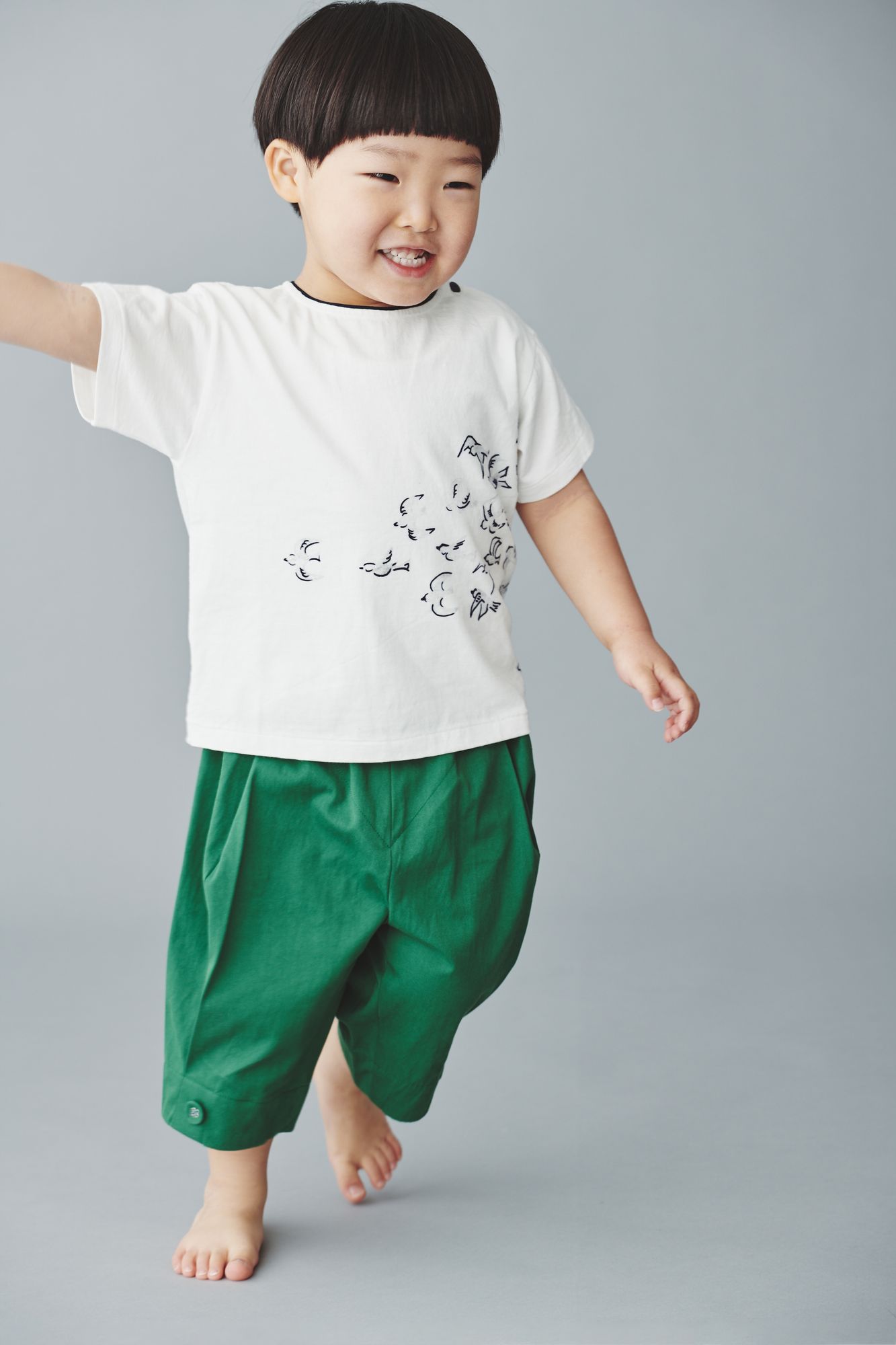 ミナペルホネン　新品　カーキ　パンツ 美品/2024AW/定価6.8万】ミナペルホネン mina perhonen predawn タック