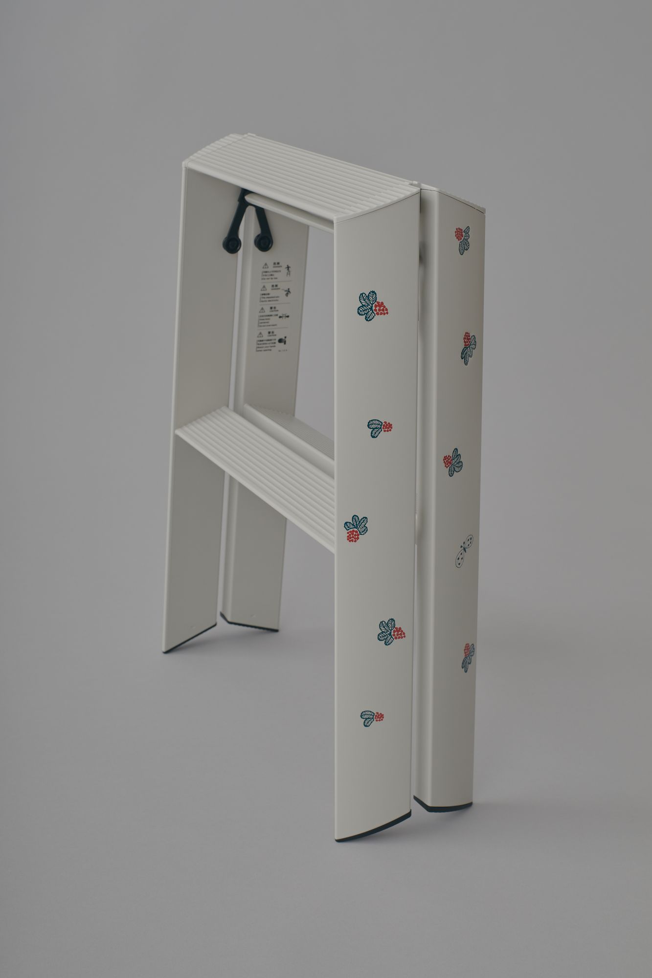 lucano step stool - minä perhonen
