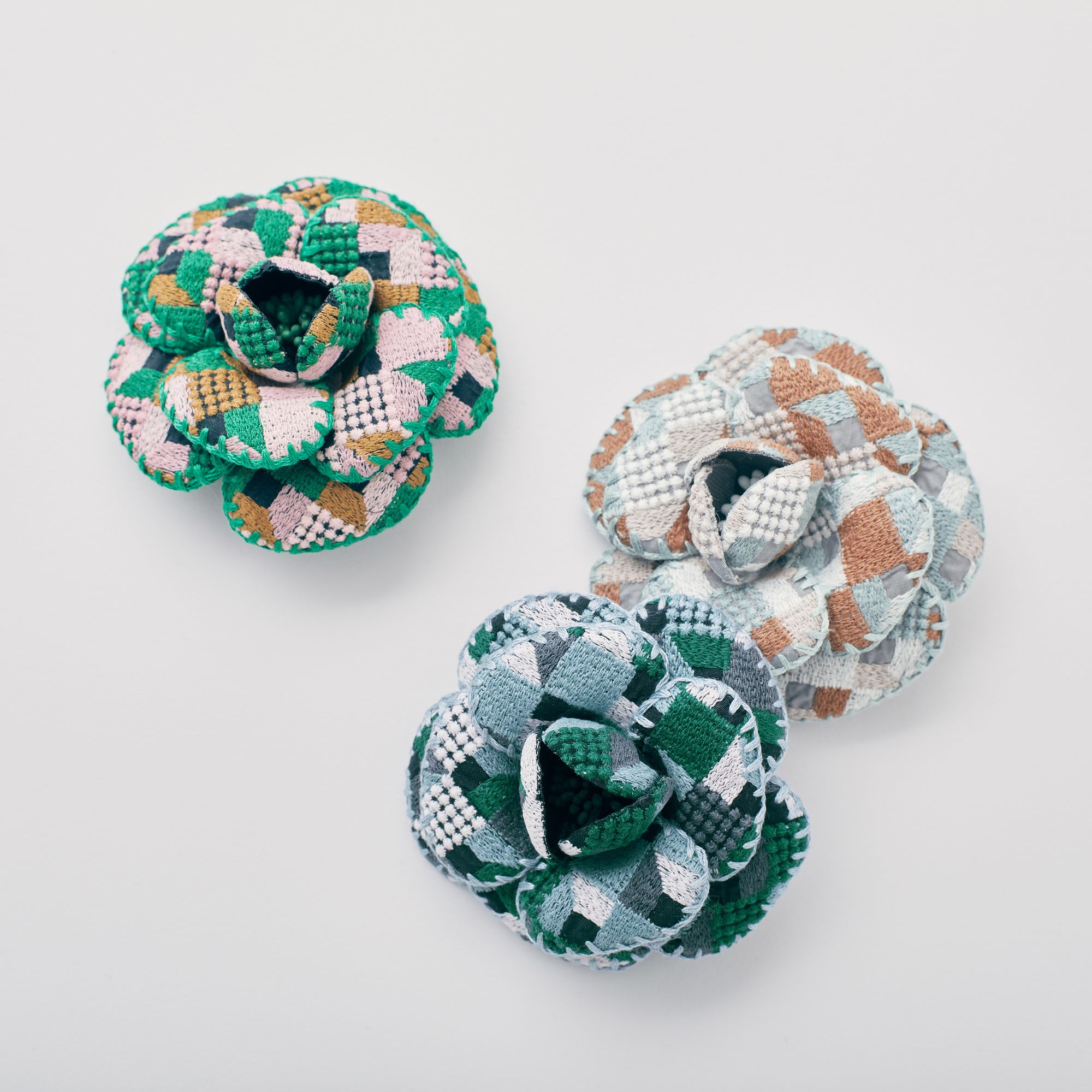 kuutio コサージュ - minä perhonen