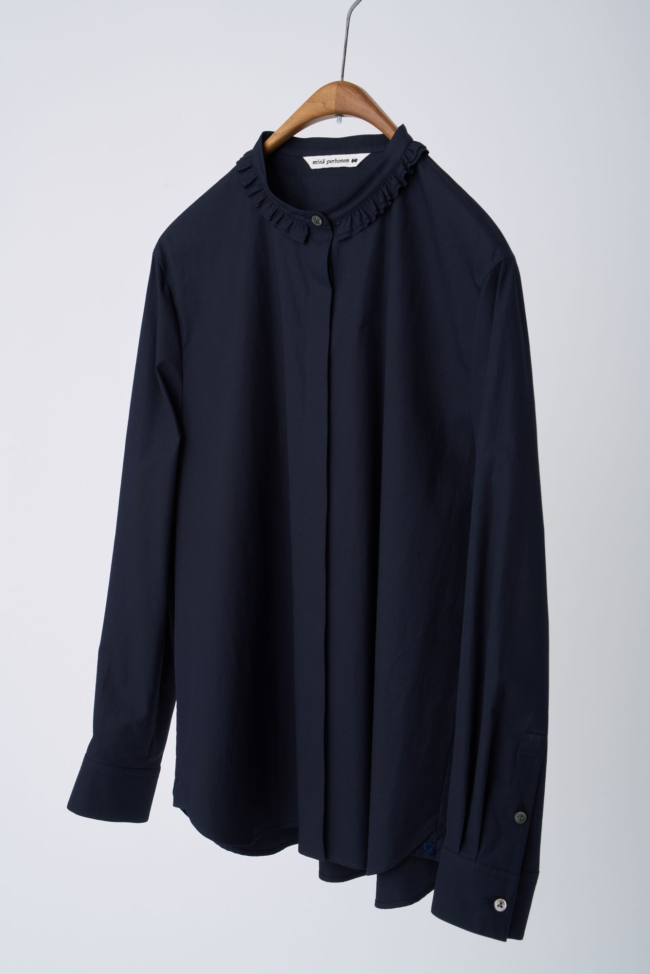 ミナペルホネン スターダートカラーブラウス　黒 bella ブラウス - minä perhonen