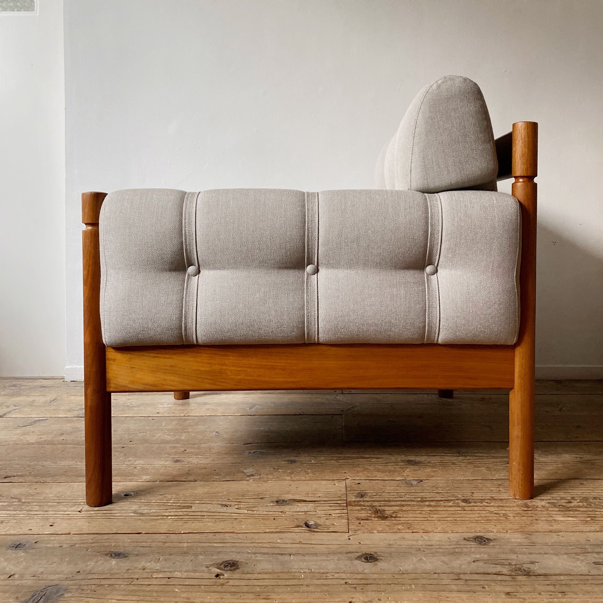 Lounge Chair - minä perhonen