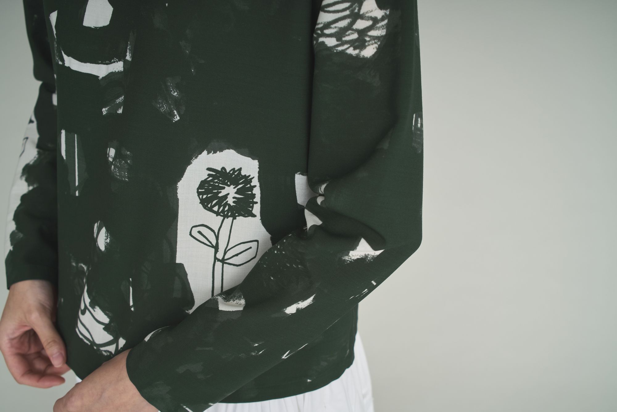 ミナペルホネン　sound クルーネックブラウス sound クルーネックブラウス - minä perhonen