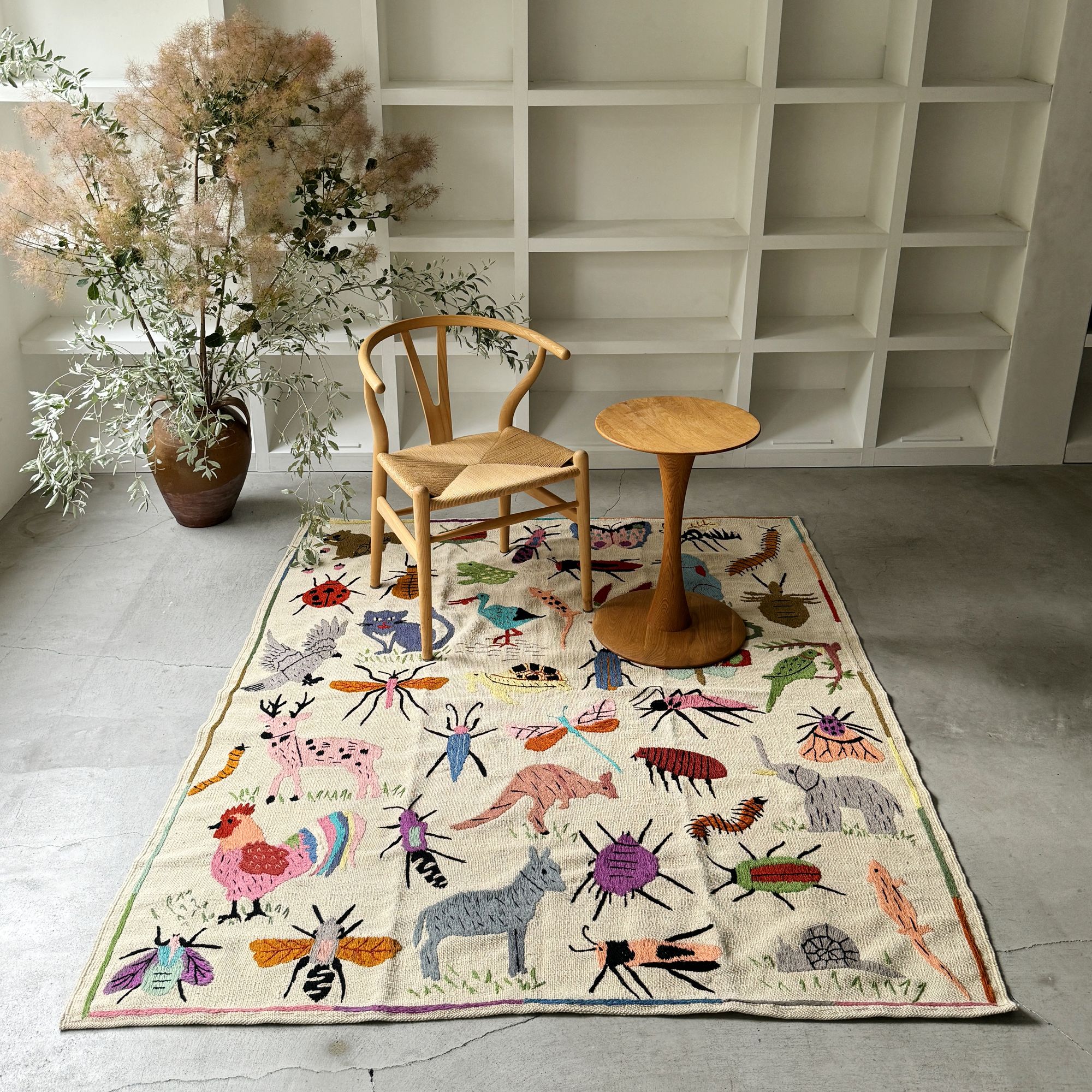 Suzani Rug Bugs and animals - minä perhonen