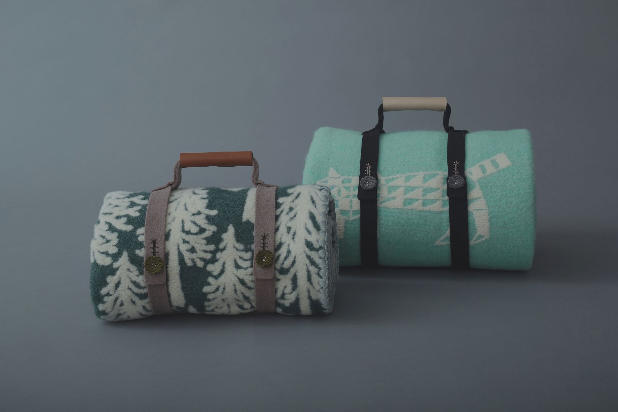 Blanket Holder - minä perhonen