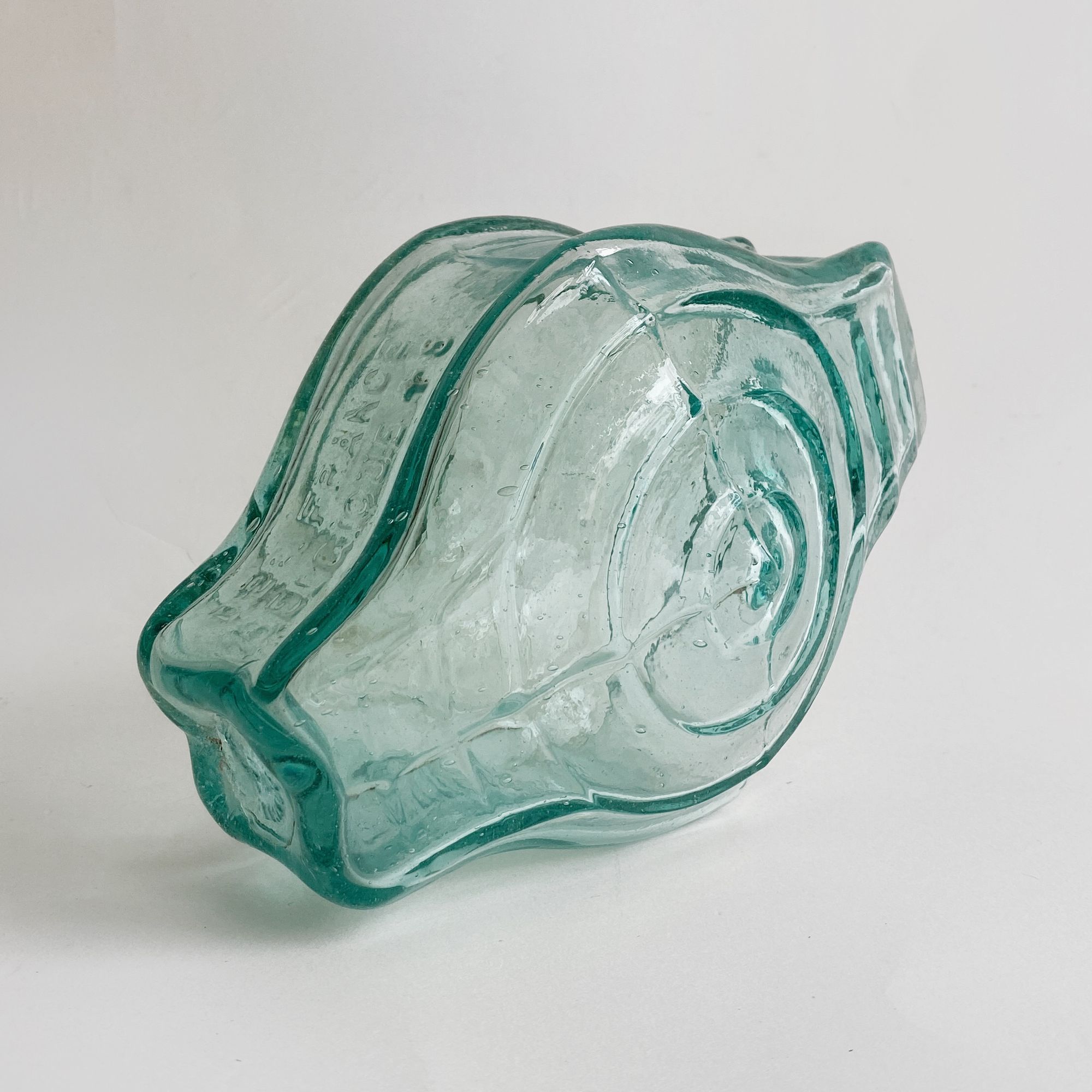 Falconnier's Glass Brick No. 8 - minä perhonen