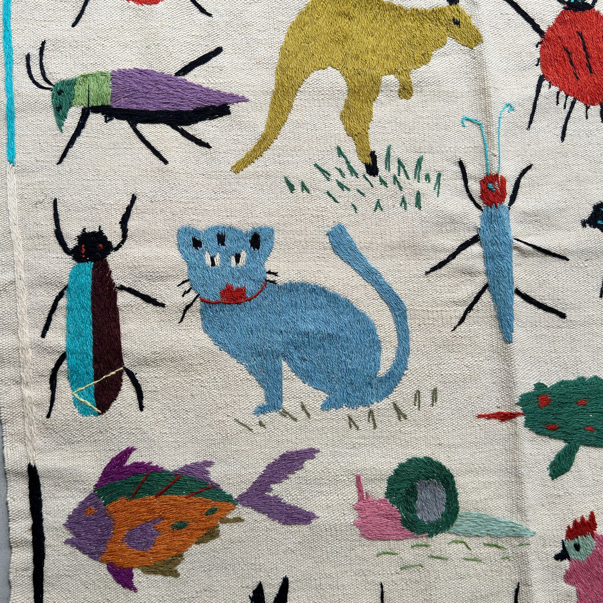 Suzani Rug Bugs and animals - minä perhonen