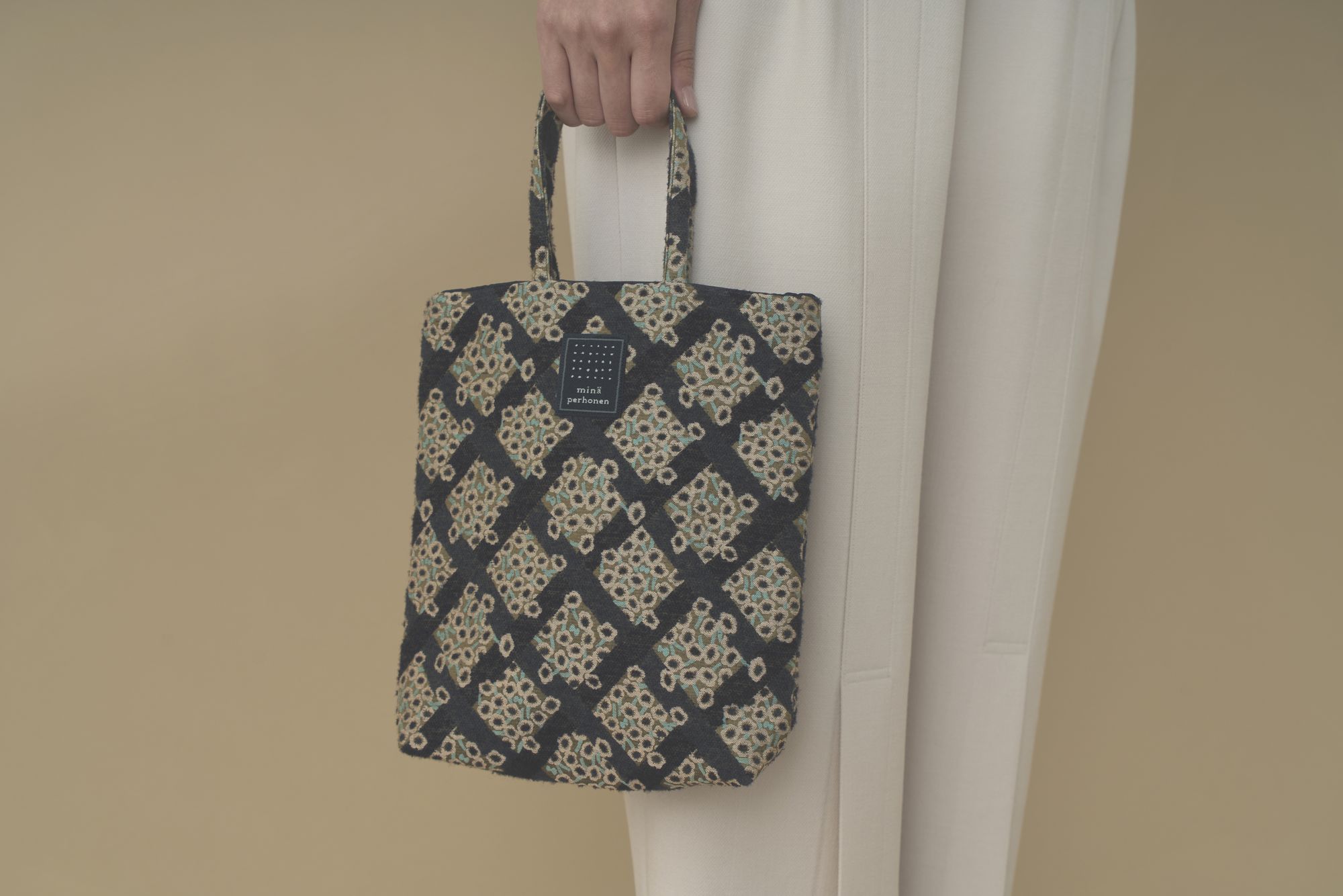 cheerful toast bag - minä perhonen