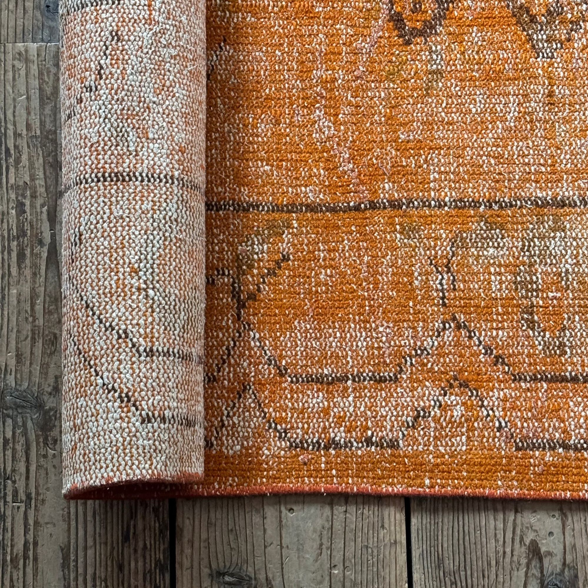 Vintage Rug - minä perhonen