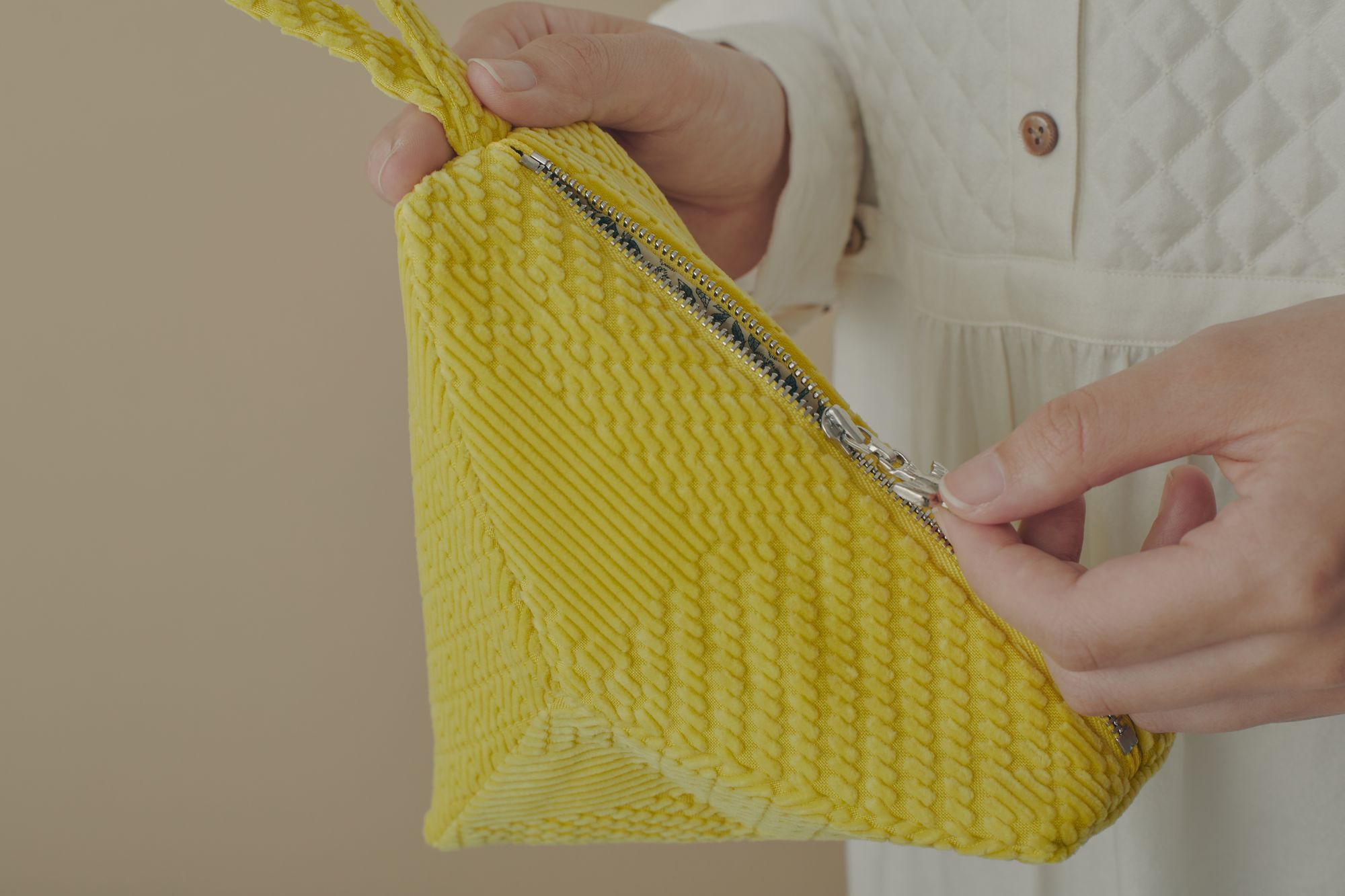 land puzzle crystal pouch - minä perhonen